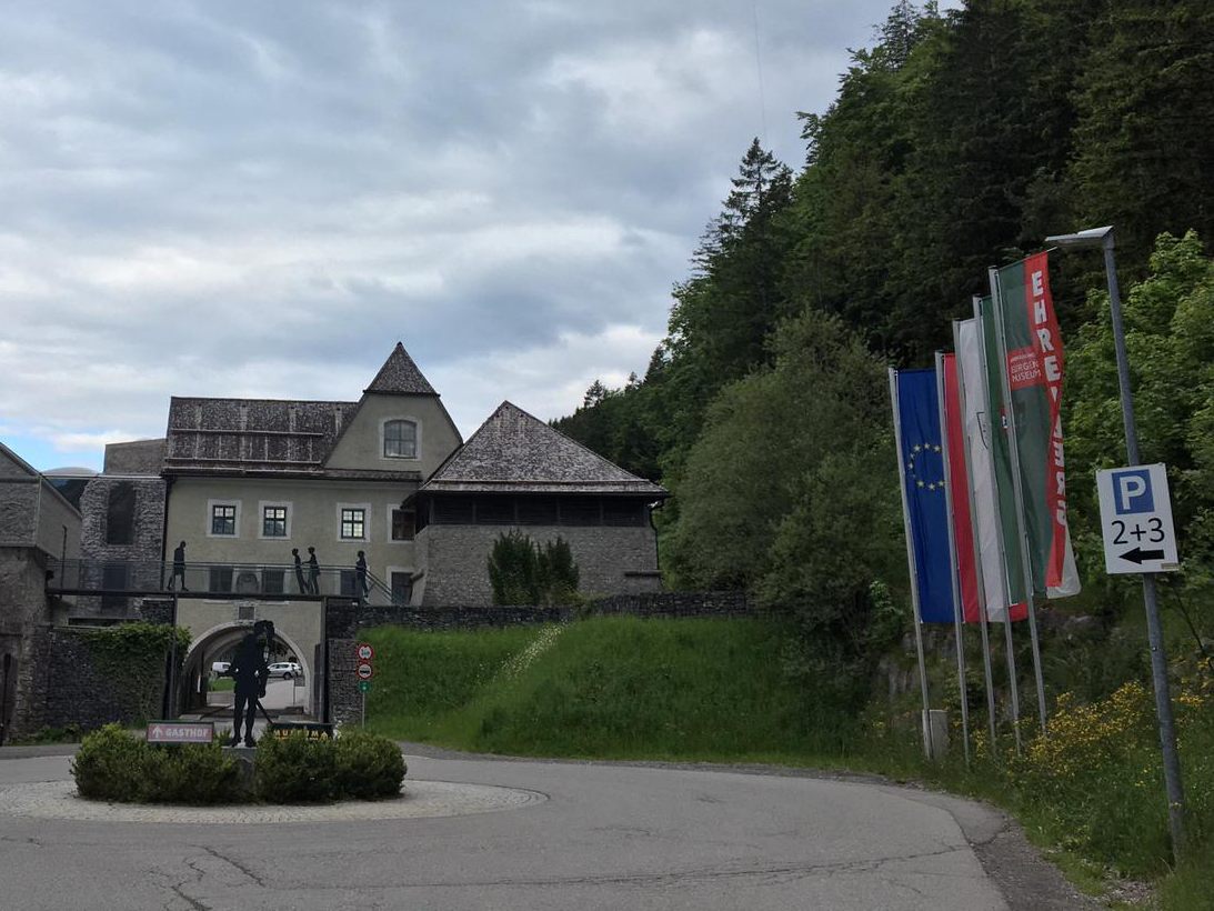 Zeugenbefragungen nach der Tötung der 17-Jährigen in Tirol finden laut Polizei noch statt.