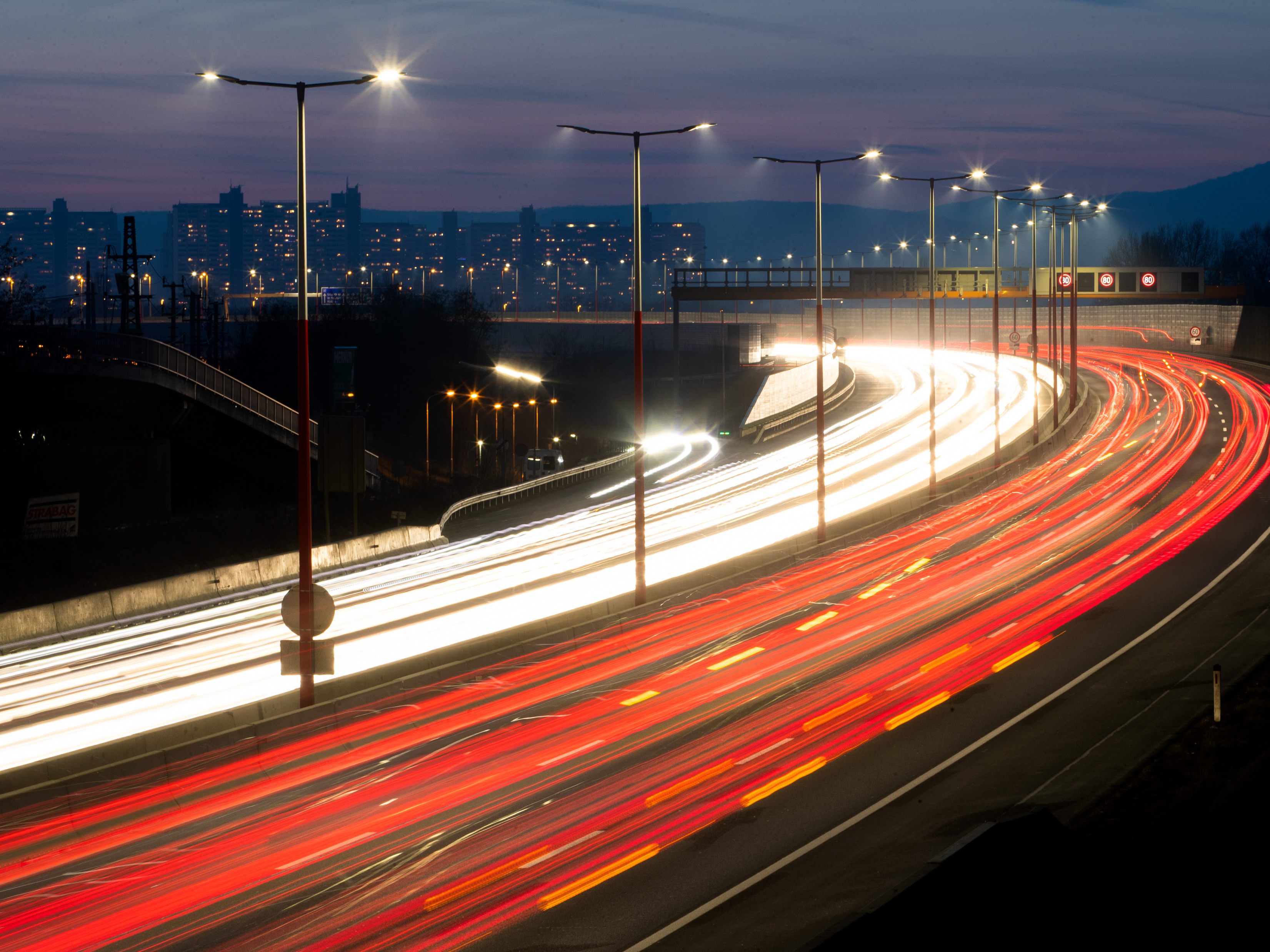 In Österreich und Italien wurden autonome Fahrzeuge im Rahmen eines Pilotprojekts getestet. In Österreich und Italien wurden autonome Fahrzeuge im Rahmen eines Pilotprojekts getestet.