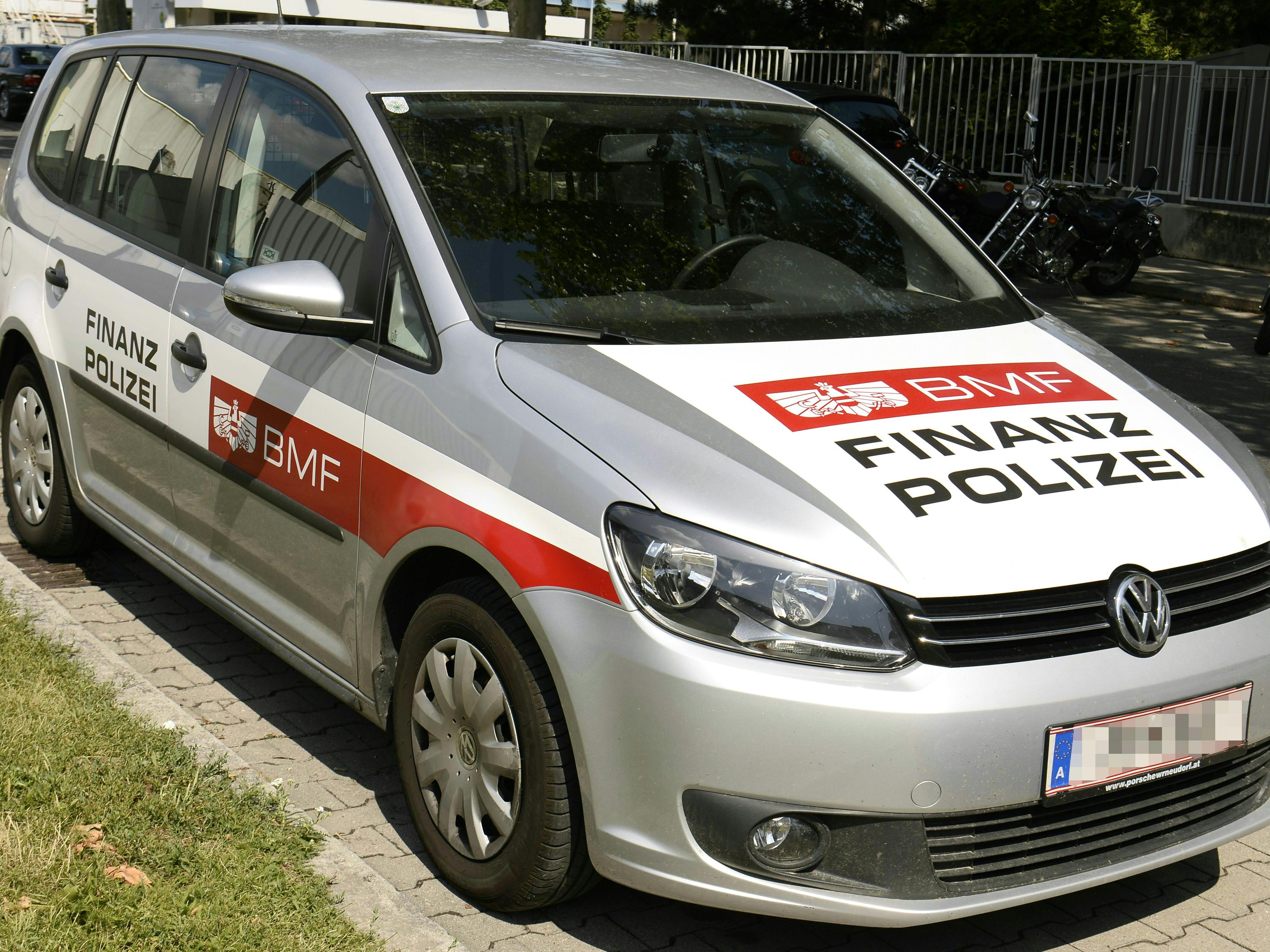 Die Finanzpolizei verhängte rund 4 Mio Euro Strafen wegen Lohn- und Sozialdumping