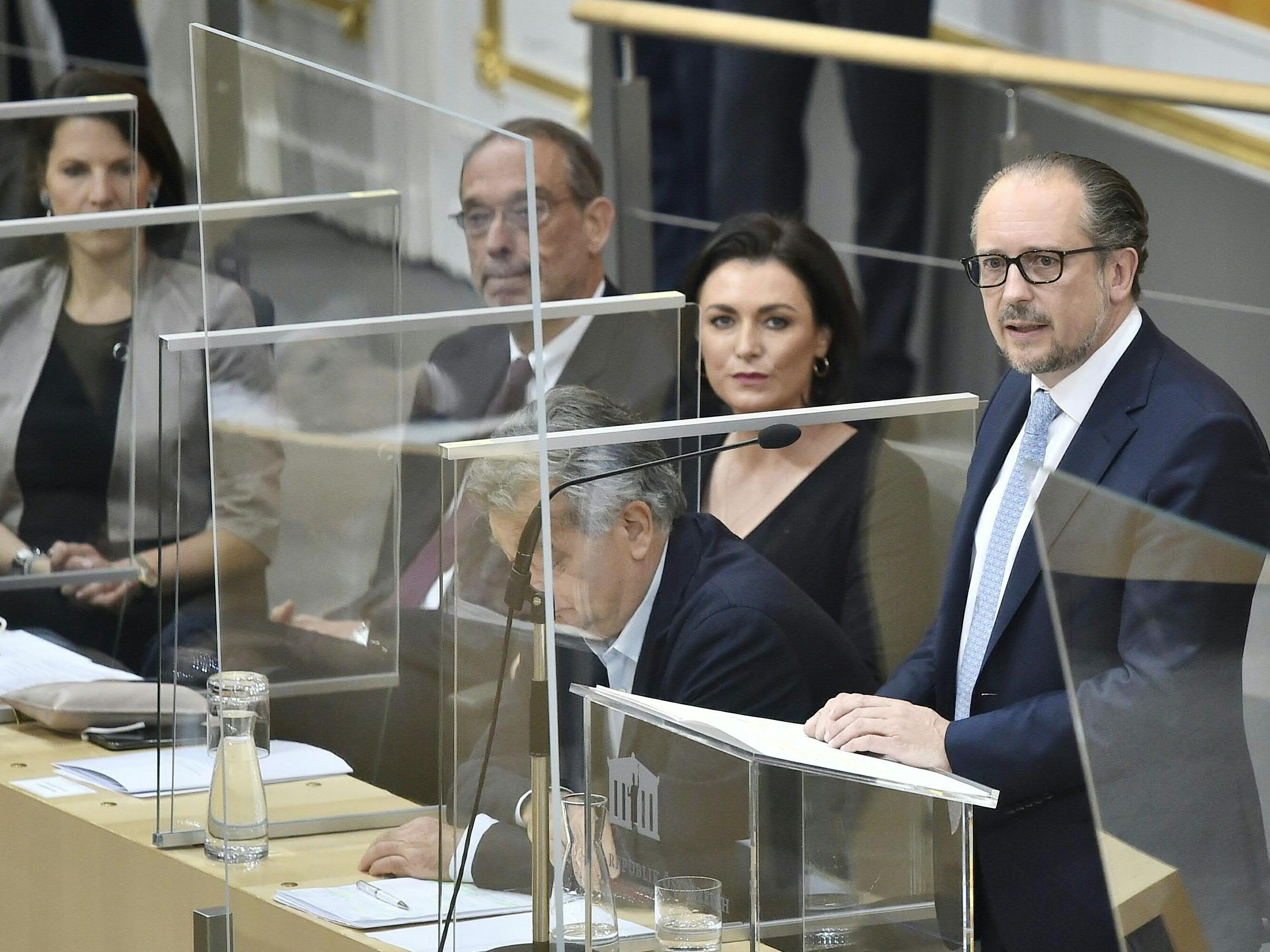 Auf ein sogenanntes "Non Paper " von Außenminister Alexander Schallenberg (ÖVP) und Europaministerin Karoline Edtstadler (ÖVP) habe es positive Reaktionen gegeben. Auf ein sogenanntes "Non Paper " von Außenminister Alexander Schallenberg (ÖVP) und Europaministerin Karoline Edtstadler (ÖVP) habe es positive Reaktionen gegeben.