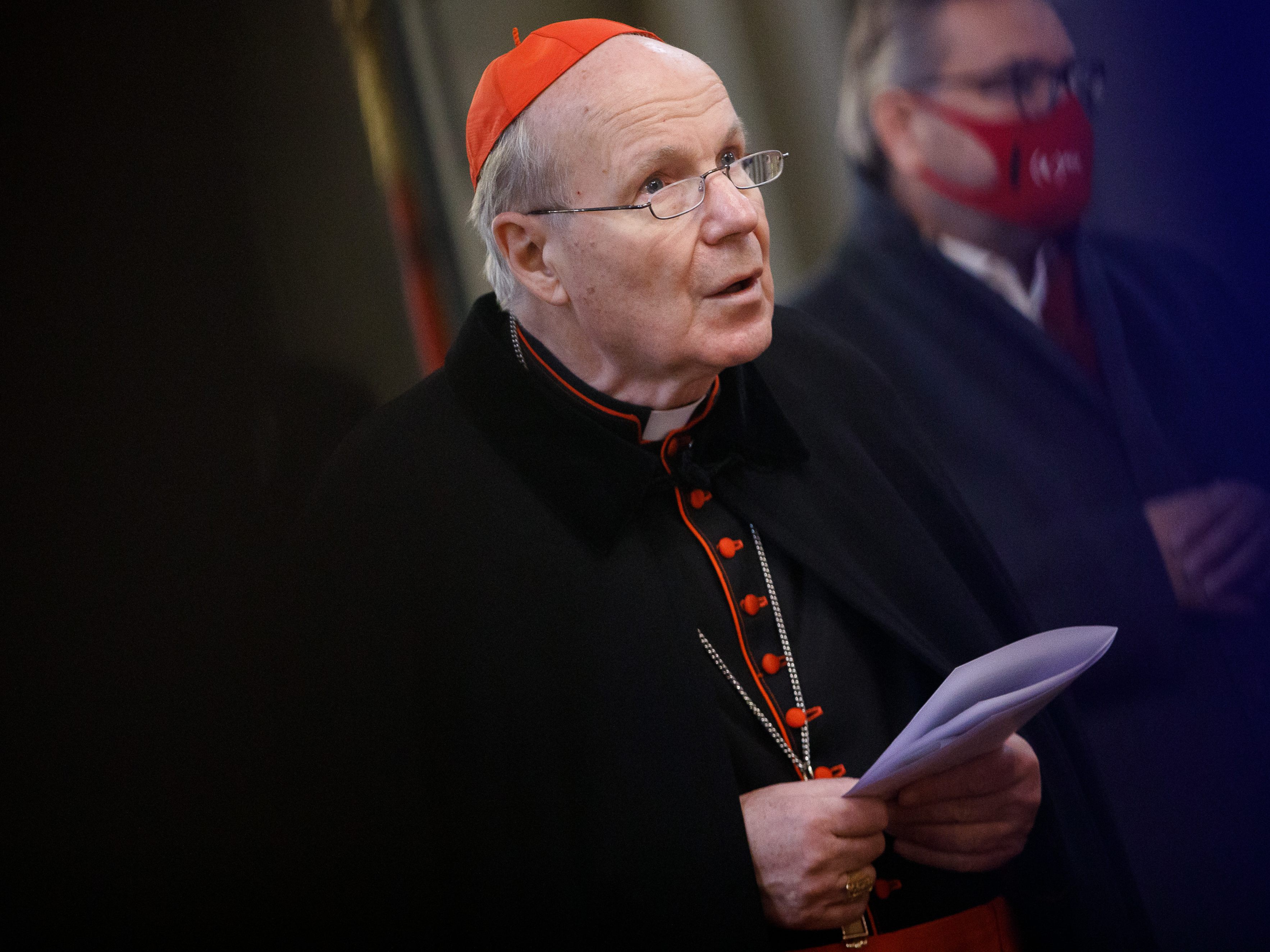 Kardinal Christoph Schönborn sieht die offenen Kirchen in der "Langen Nacht" als ein Zeichen gegen die Angst.