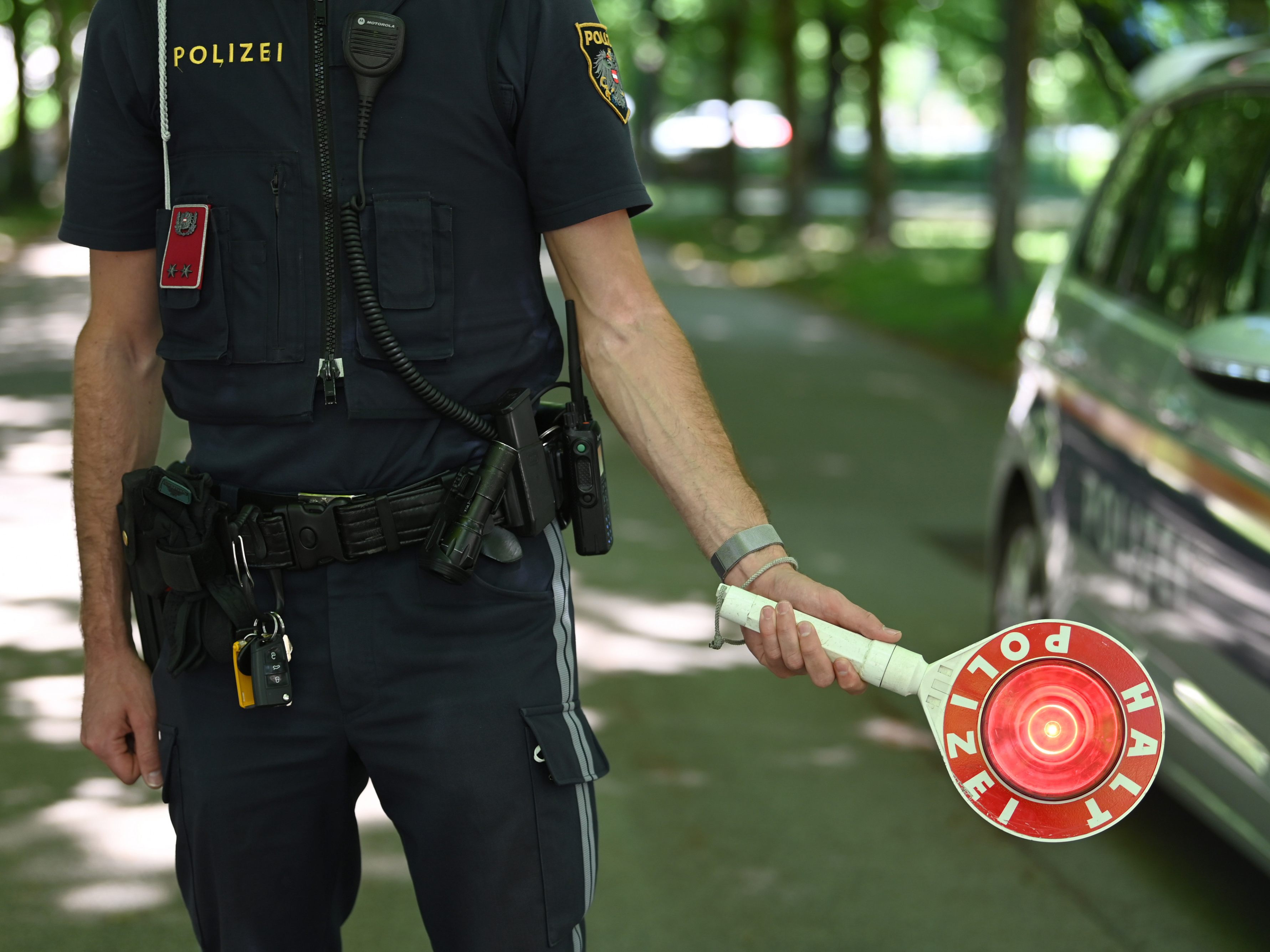 Bei einer Schwerpunktaktion in Wien-Simmering zog die Polizei vier Drogenlenker und vier Lenker ohne Führerschein aus dem Verkehr.