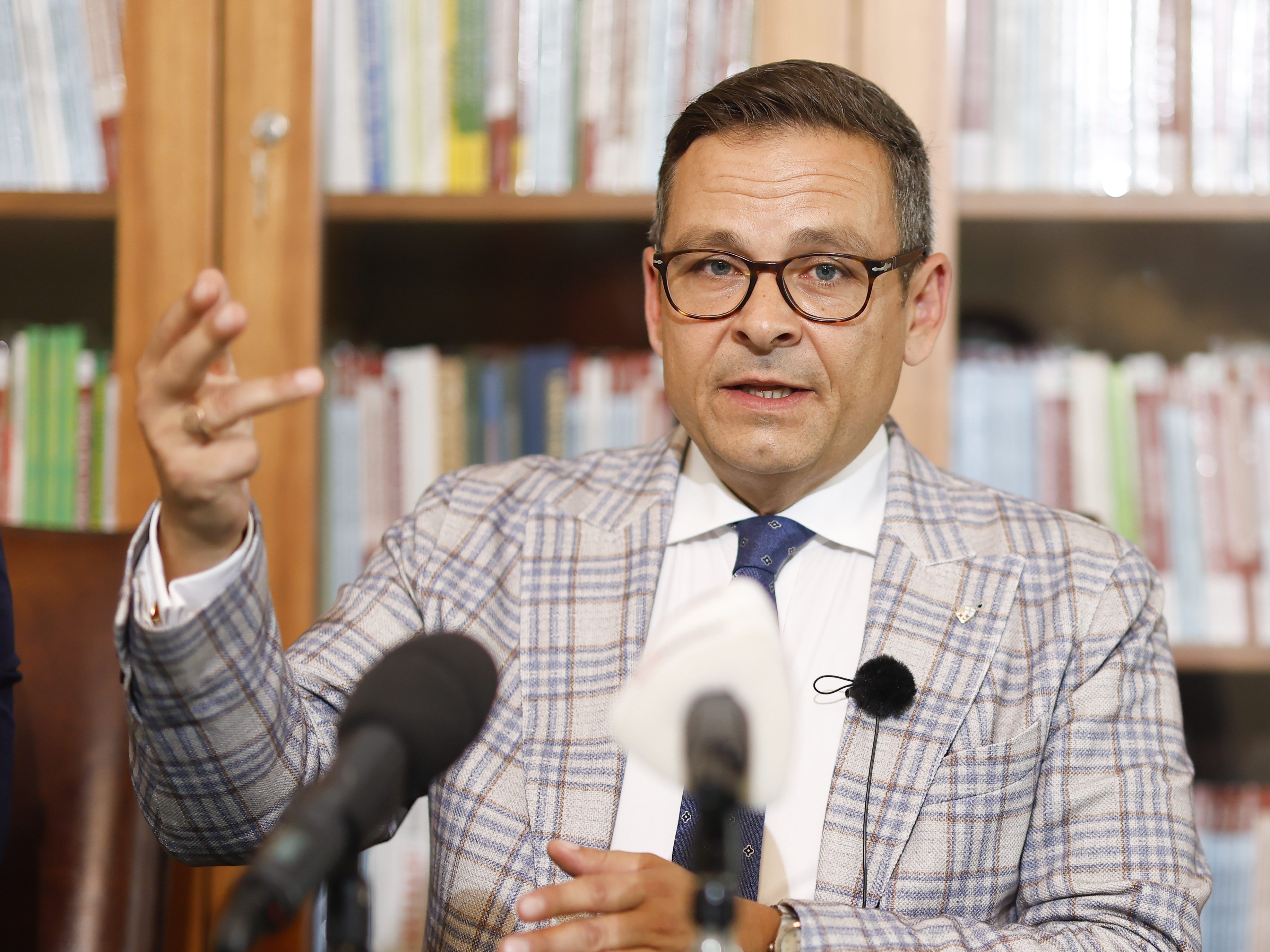 Gerald Grosz will dieses Monat seine Kandidatur für die Bundespräsidenten-Wahl bekanntgeben. Gerald Grosz will dieses Monat seine Kandidatur für die Bundespräsidenten-Wahl bekanntgeben.