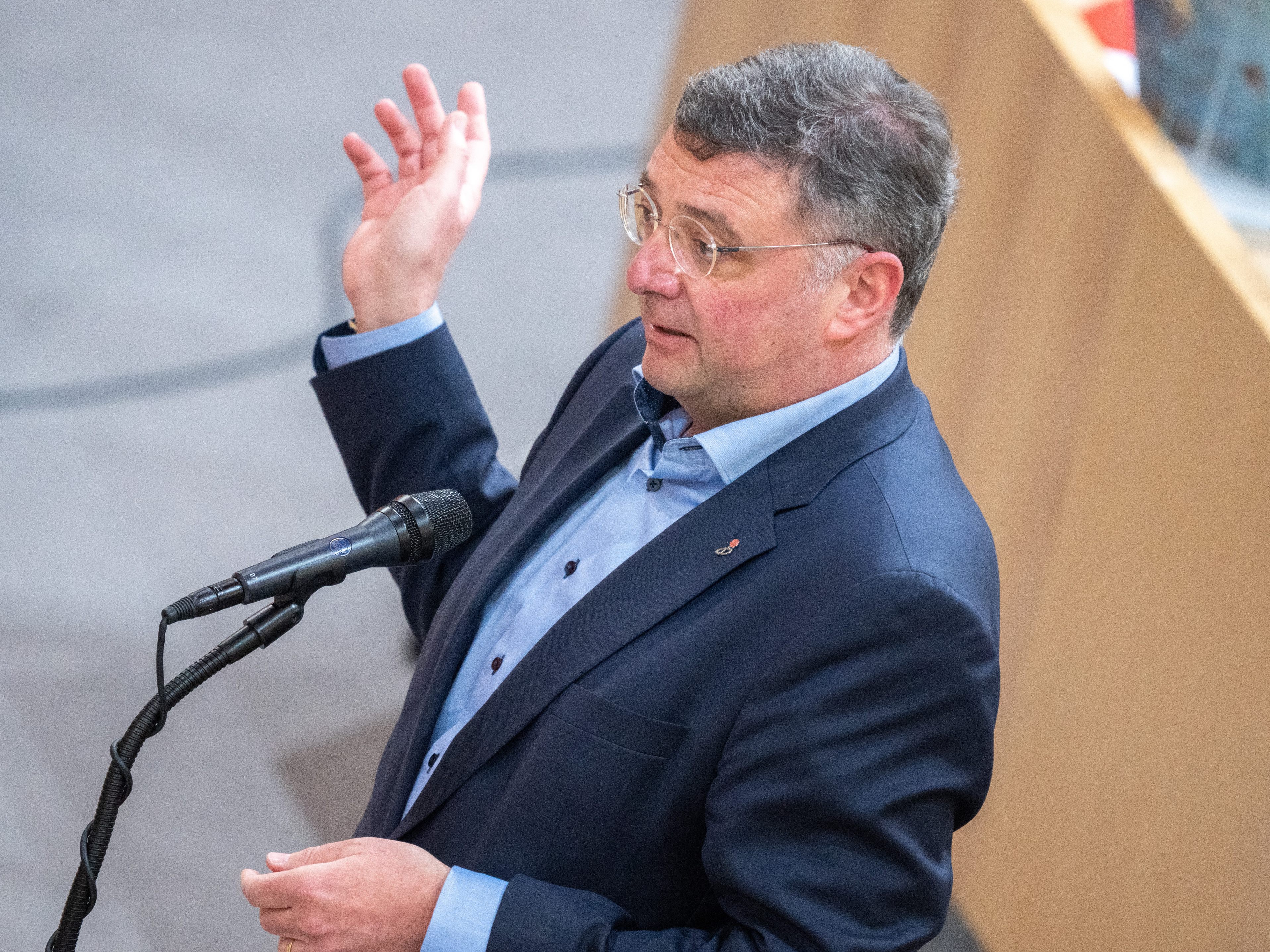 SPÖ-Vizeklubobmann Jörg Leichtfried kritisiert den Regierungsentwurf zu Parteifinanzen.