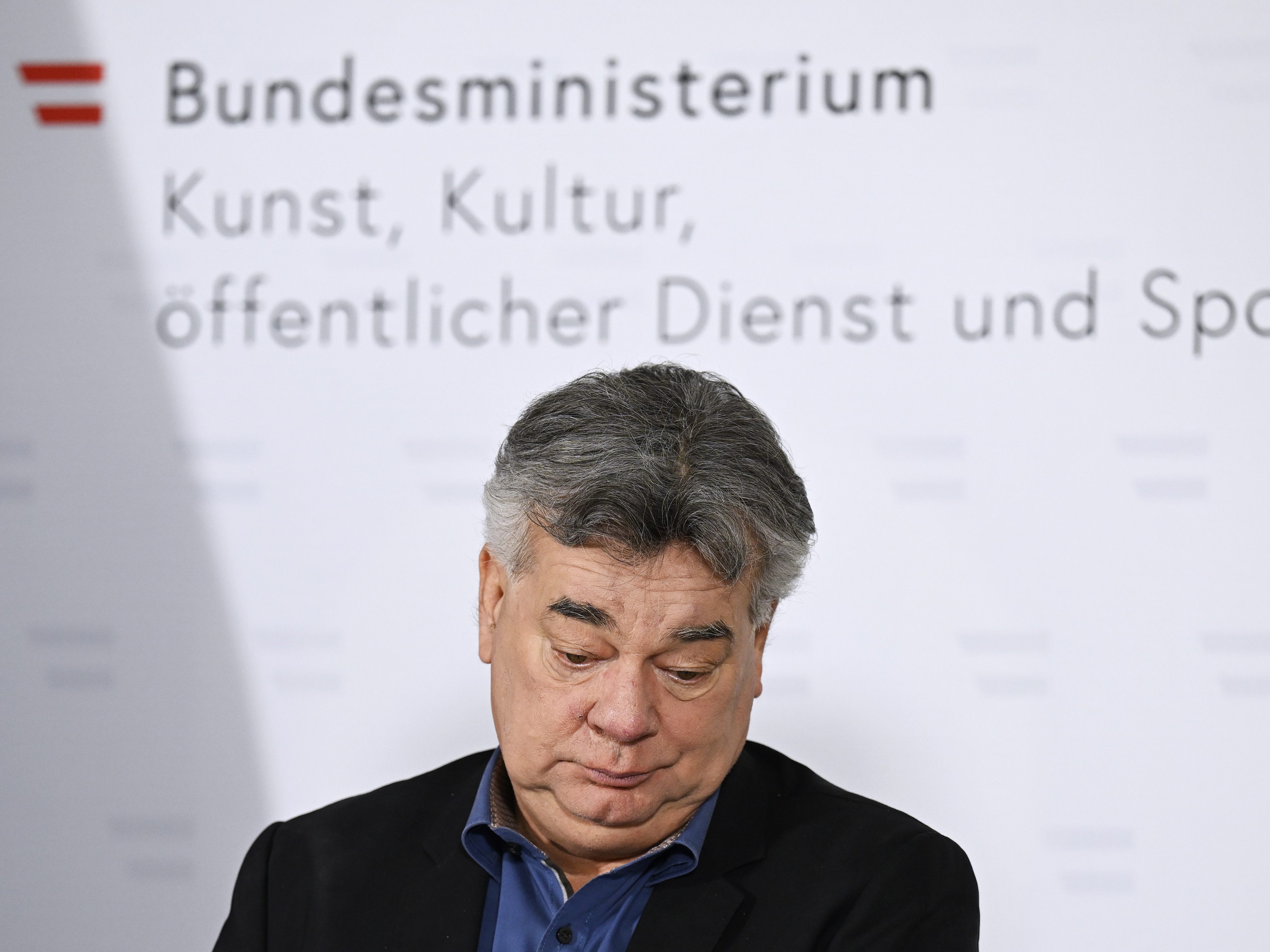 Kogler entschuldigt sich für die Wortwahl "Hysterie" im Zusammenhang mit der Teuerung. Kogler entschuldigt sich für die Wortwahl "Hysterie" im Zusammenhang mit der Teuerung.