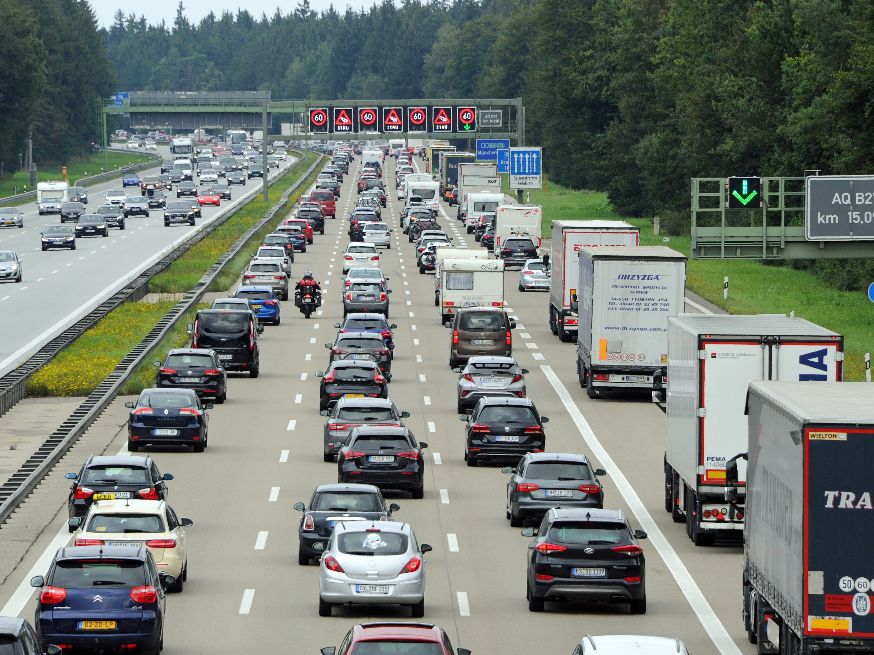 Nach einem Lkw-Unfall ist die Brennerautobahn in Richtung Süden komplett gesperrt.