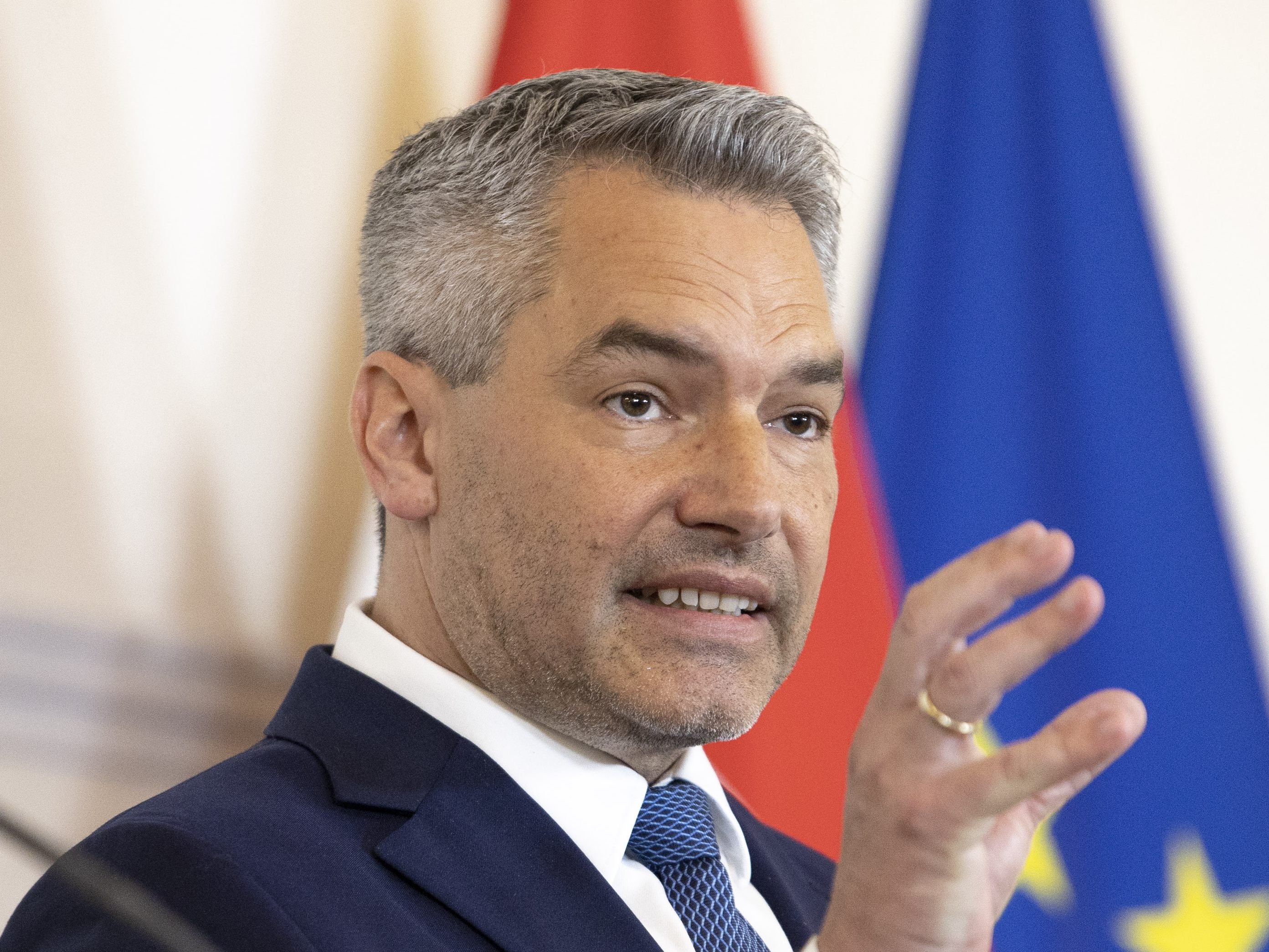 Karl Nehammer warb mit Prämien statt Lohnerhöhungen vor der Herbstlohnrunde.