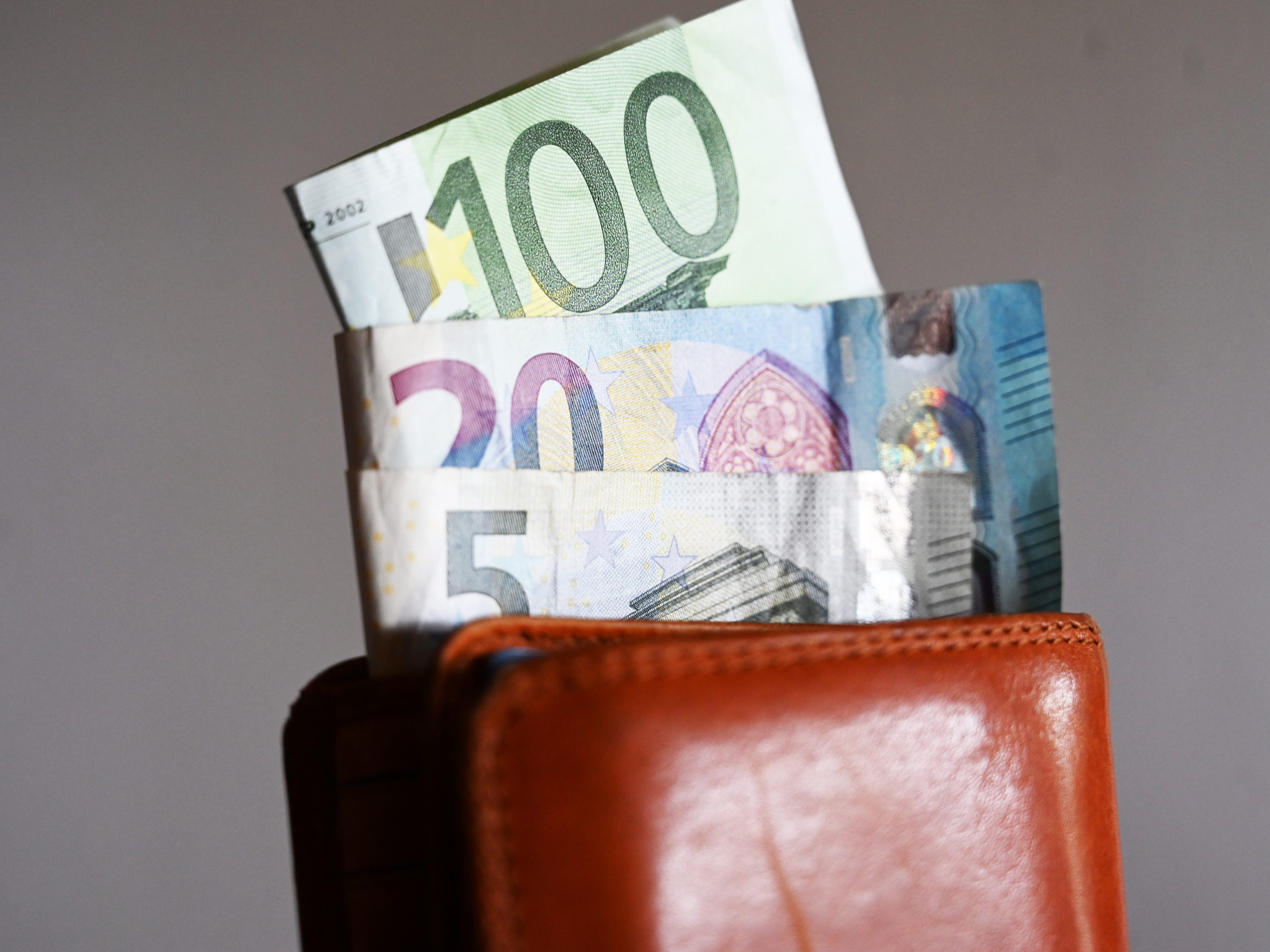 Österreich stimmt der EU-Einigung bezüglich Mindestlöhnen zu.