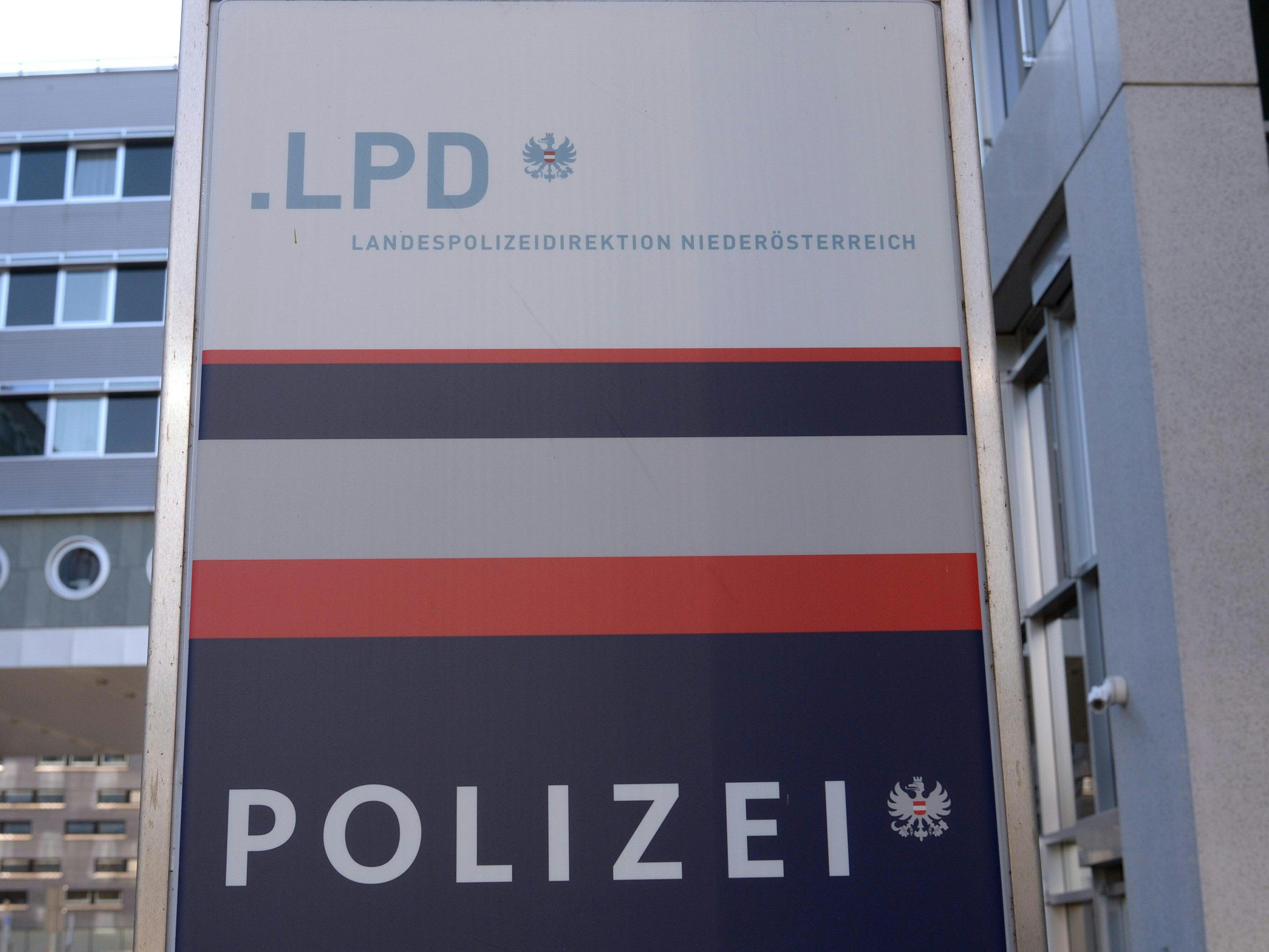 Landespolizeidirektion Niederösterreich: Marokkaner dürfte unterhalb von Anhänger nach Österreich eingereist sein.