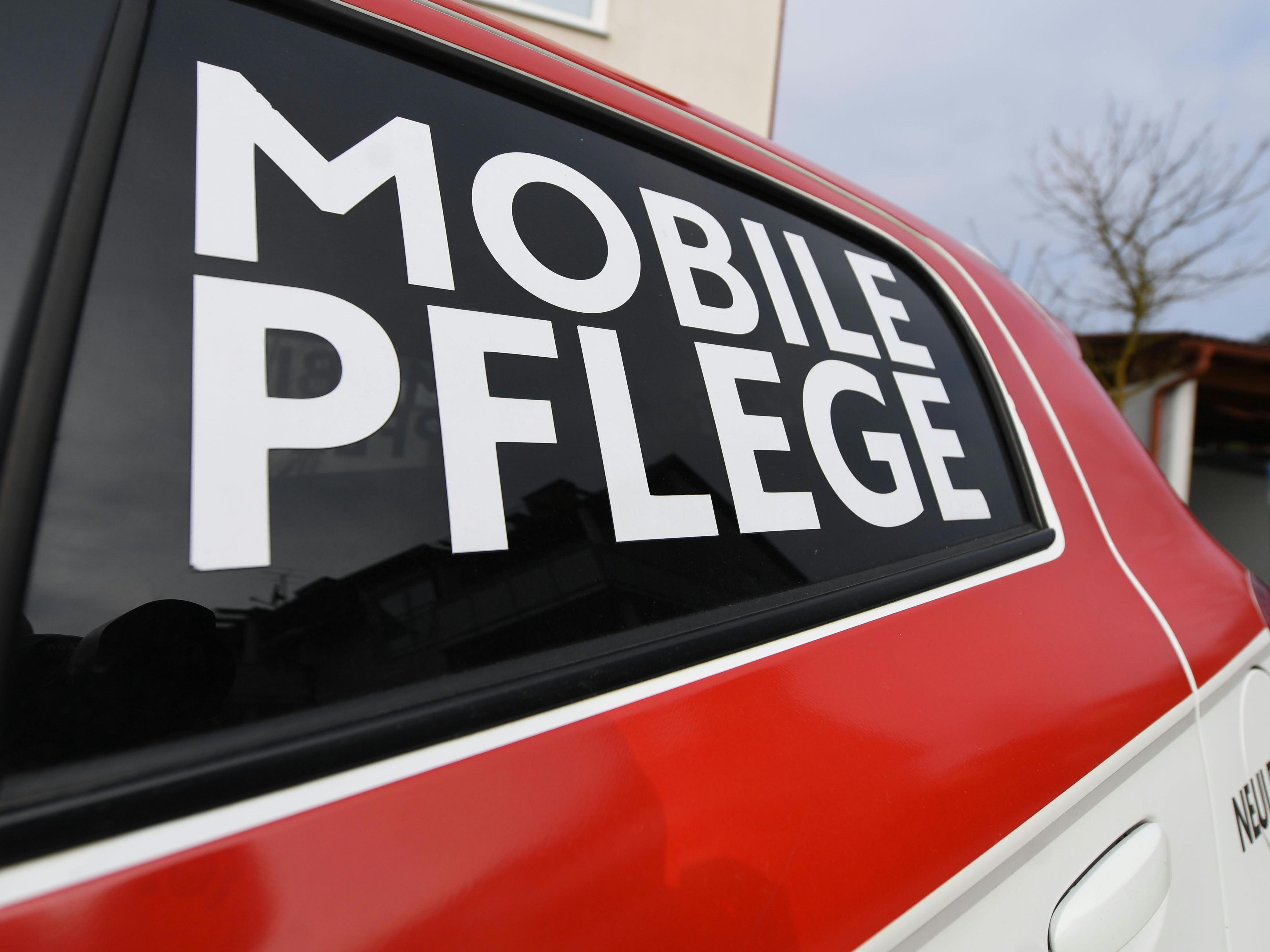 Stationäre und mobile Pflege soll laut der AK als Schwerarbeit gefordert. Stationäre und mobile Pflege soll laut der AK als Schwerarbeit gefordert.