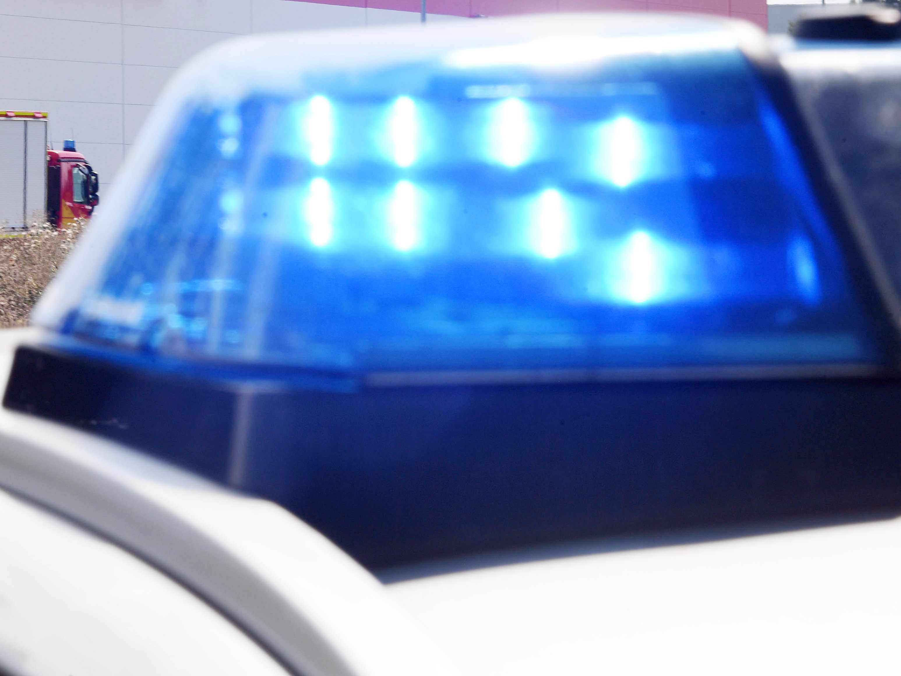 Ein LKW mit 2.300 Liter Heizöl ist im Bezirk Mistelbach verunglückt