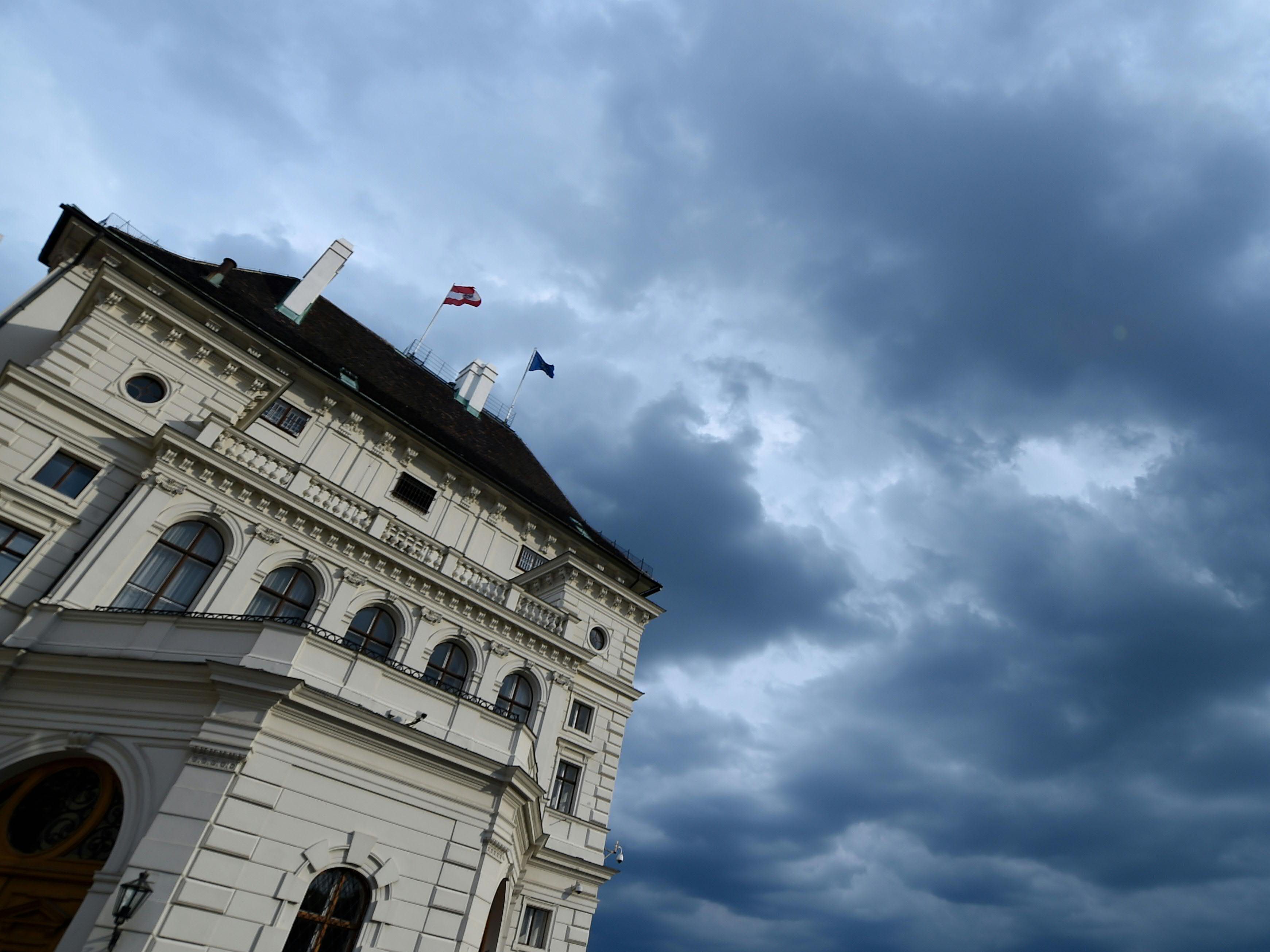 Für eine Hofburg-Kandidatur gilt eine Einreichfrist bis 2. September. Für eine Hofburg-Kandidatur gilt eine Einreichfrist bis 2. September.