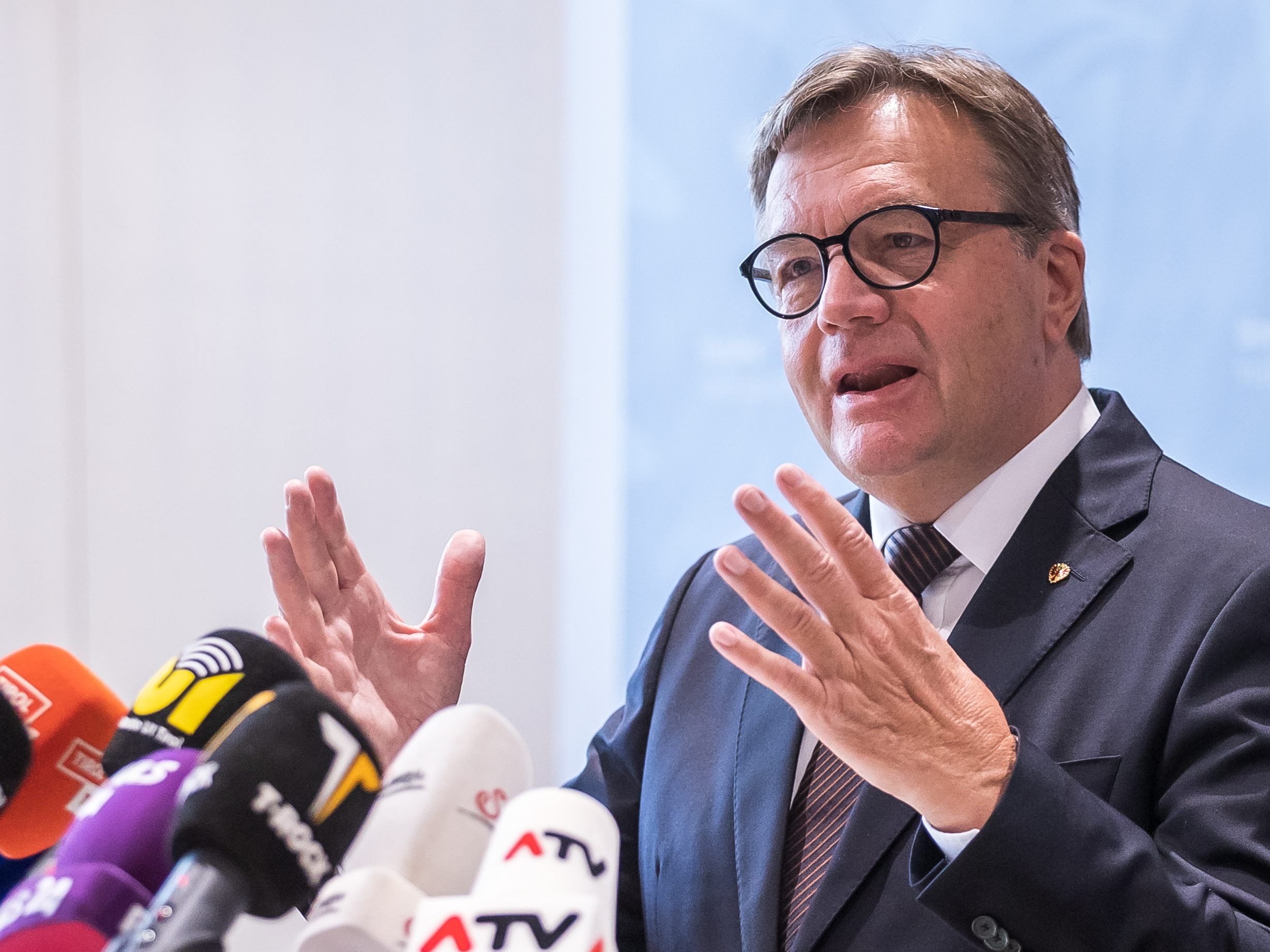 Nach dem Rücktritt von Günther Platter wäre ein Sonderlandtag für den Termin der Tirol-Wahl nötig.