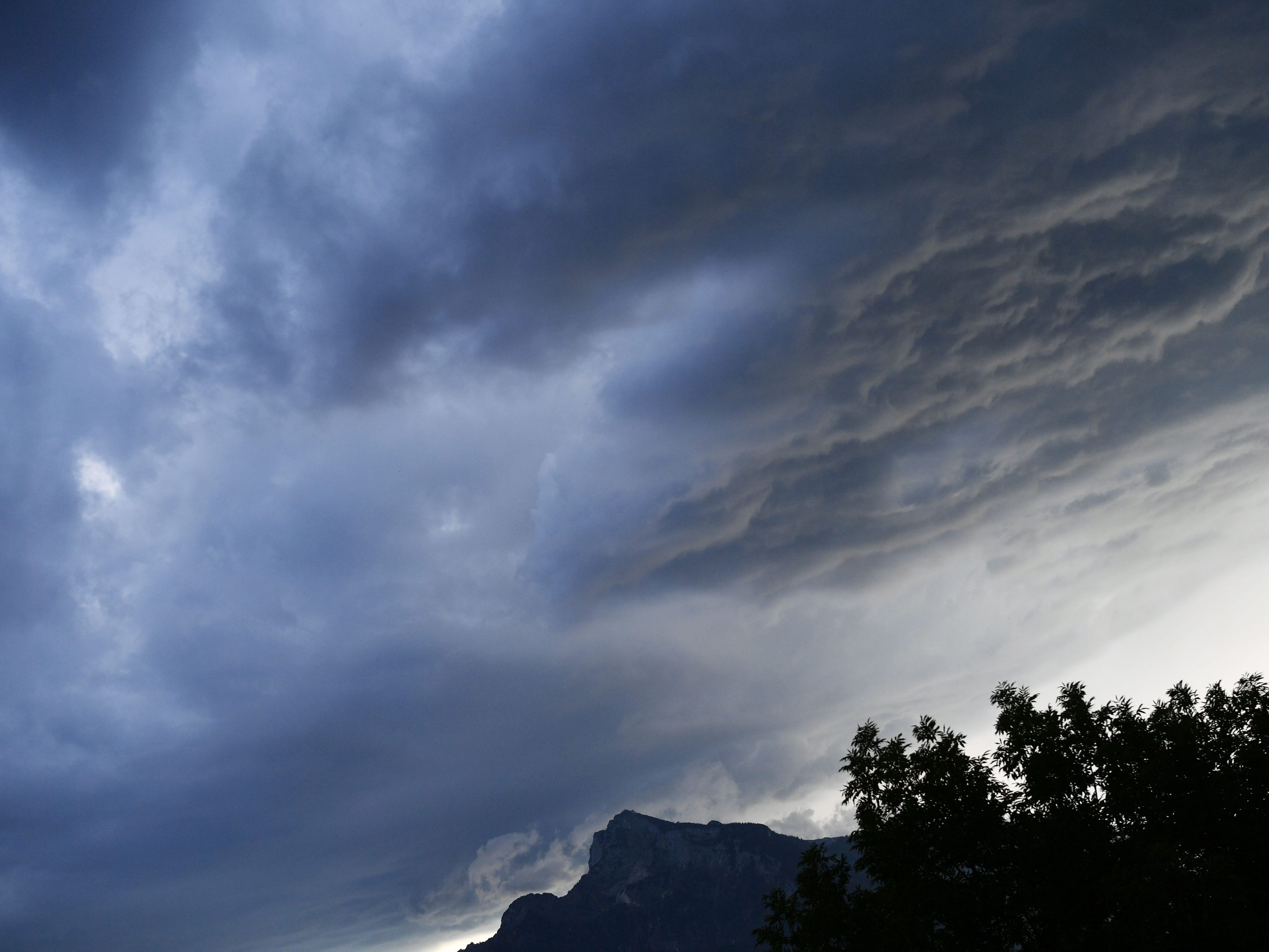 Das Wetter in Österreich wird unbeständig und unwetterträchtig. Das Wetter in Österreich wird unbeständig und unwetterträchtig.