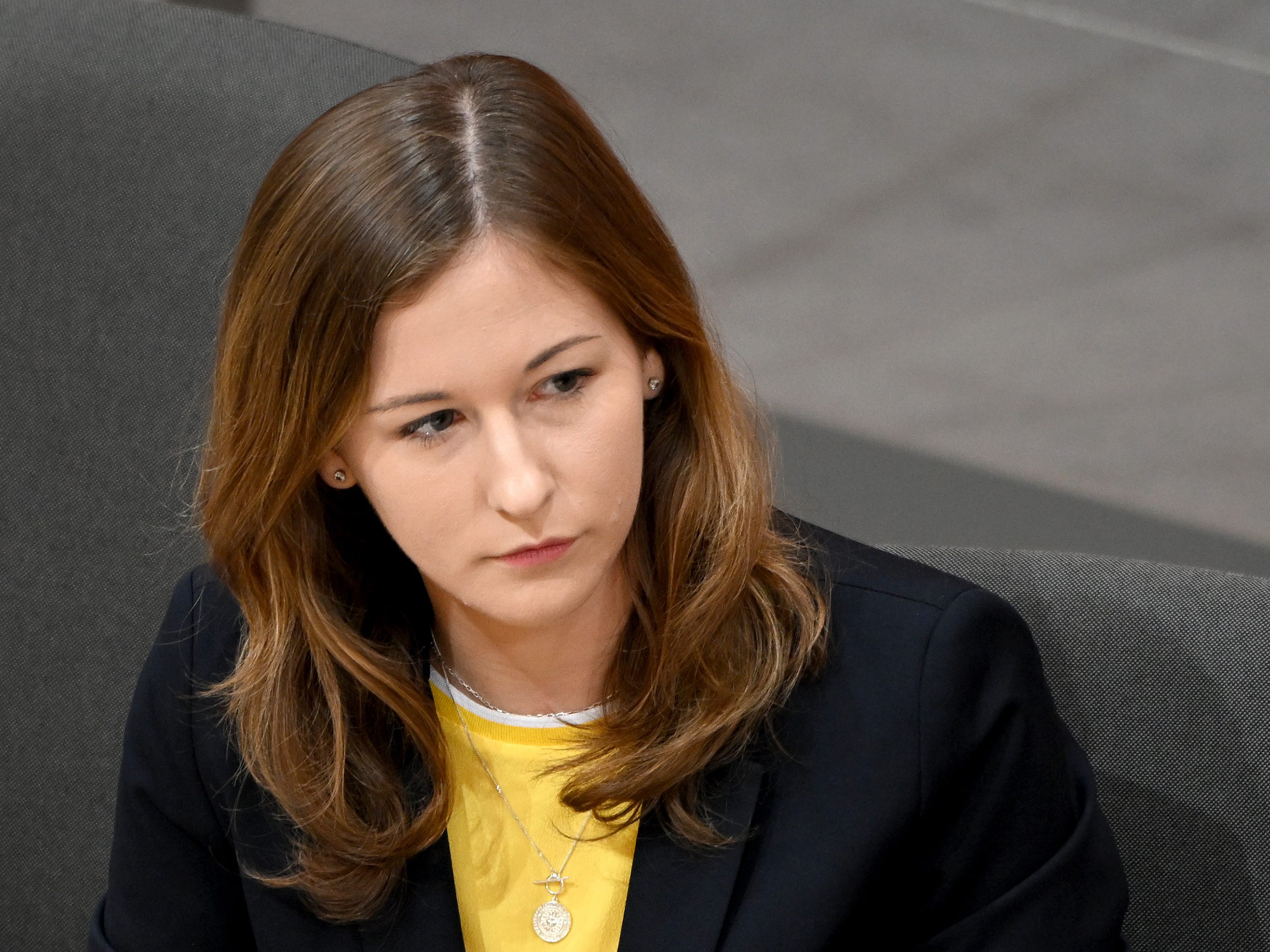 Staatssekretärin Claudia Plakolm (ÖVP) beantwortete die Dringliche Anfrage der FPÖ im Nationalrat.