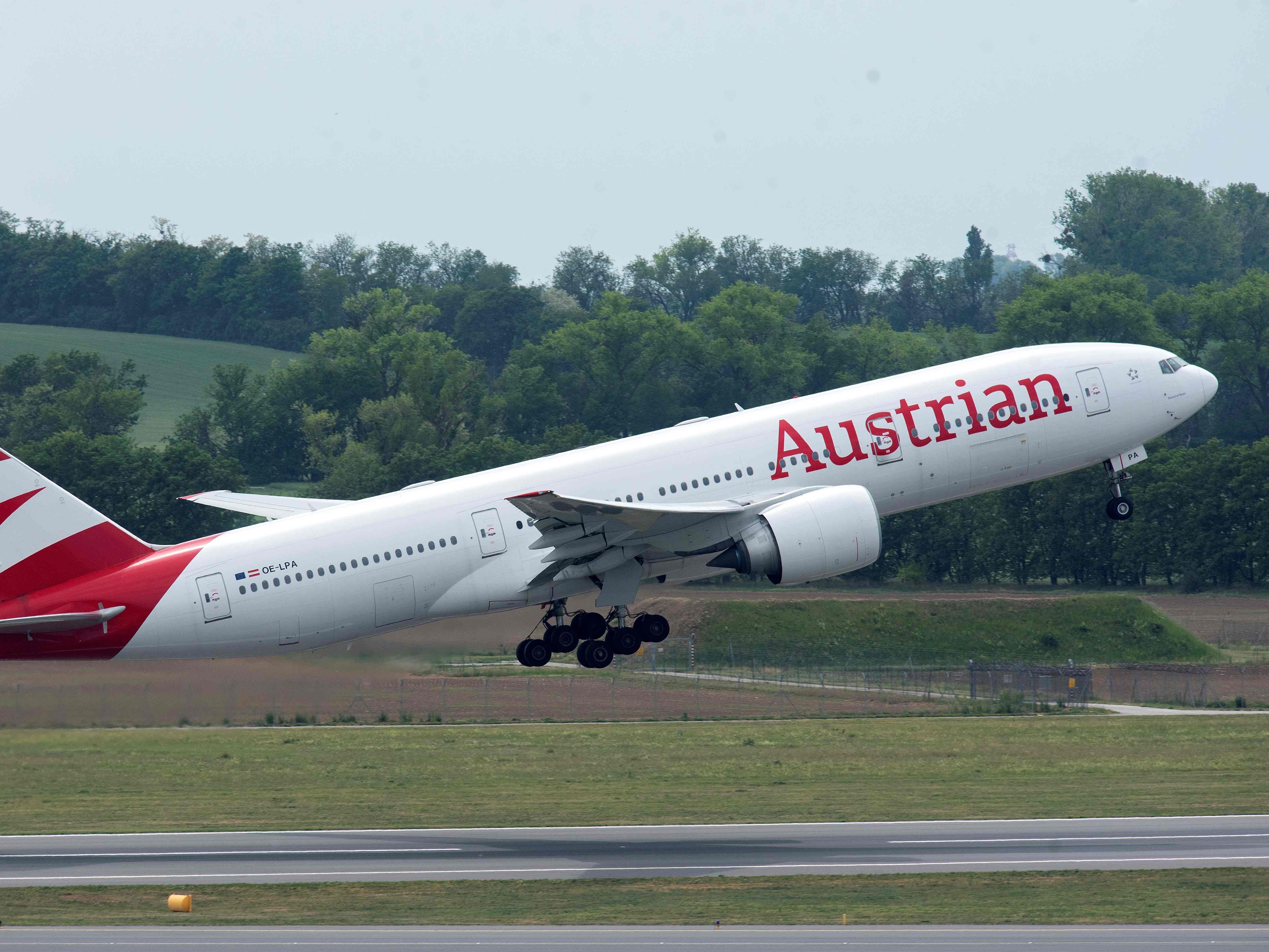 Der Wiener Flughafen schraubt, dank der hohen Fluggastzahlen, die Umsatz- und Gewinnprognosen für 2022 nach oben.