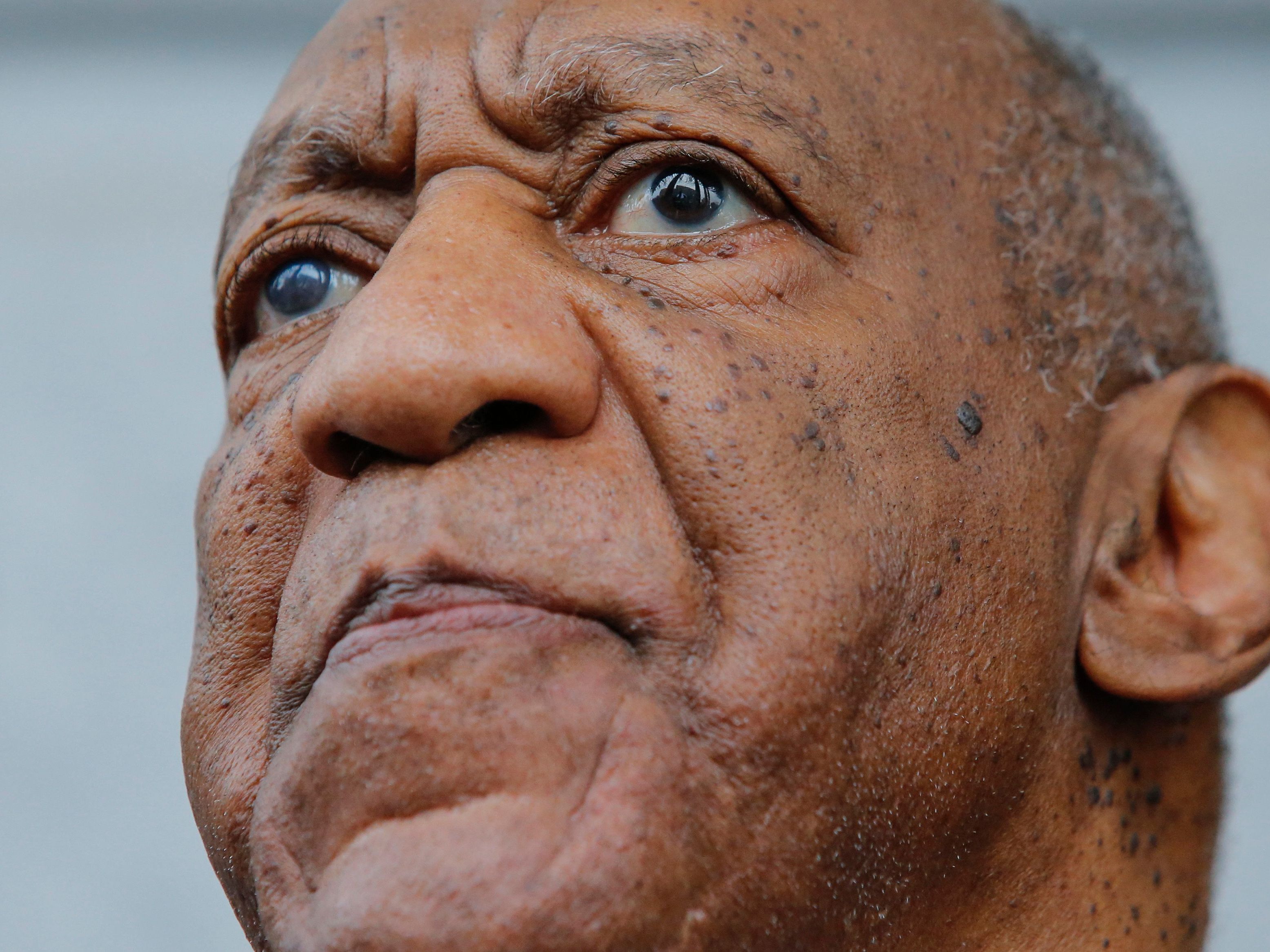 BIll Cosby wurde von einer Jury schuldig gesprochen. BIll Cosby wurde von einer Jury schuldig gesprochen.