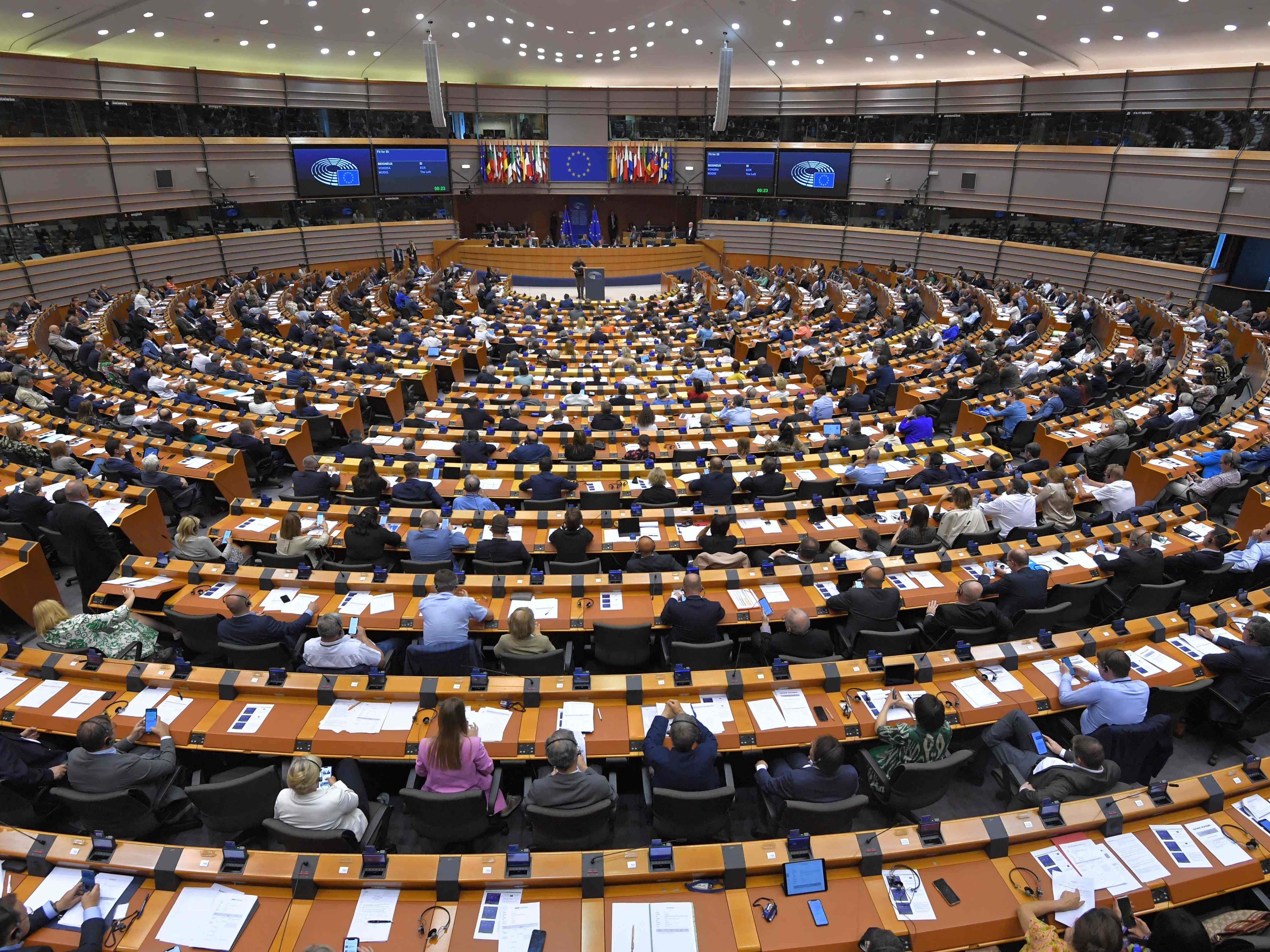 Das EU-Parlament hat sich im zweiten Anlauf auf ein Klimapaket geeinigt Das EU-Parlament hat sich im zweiten Anlauf auf ein Klimapaket geeinigt