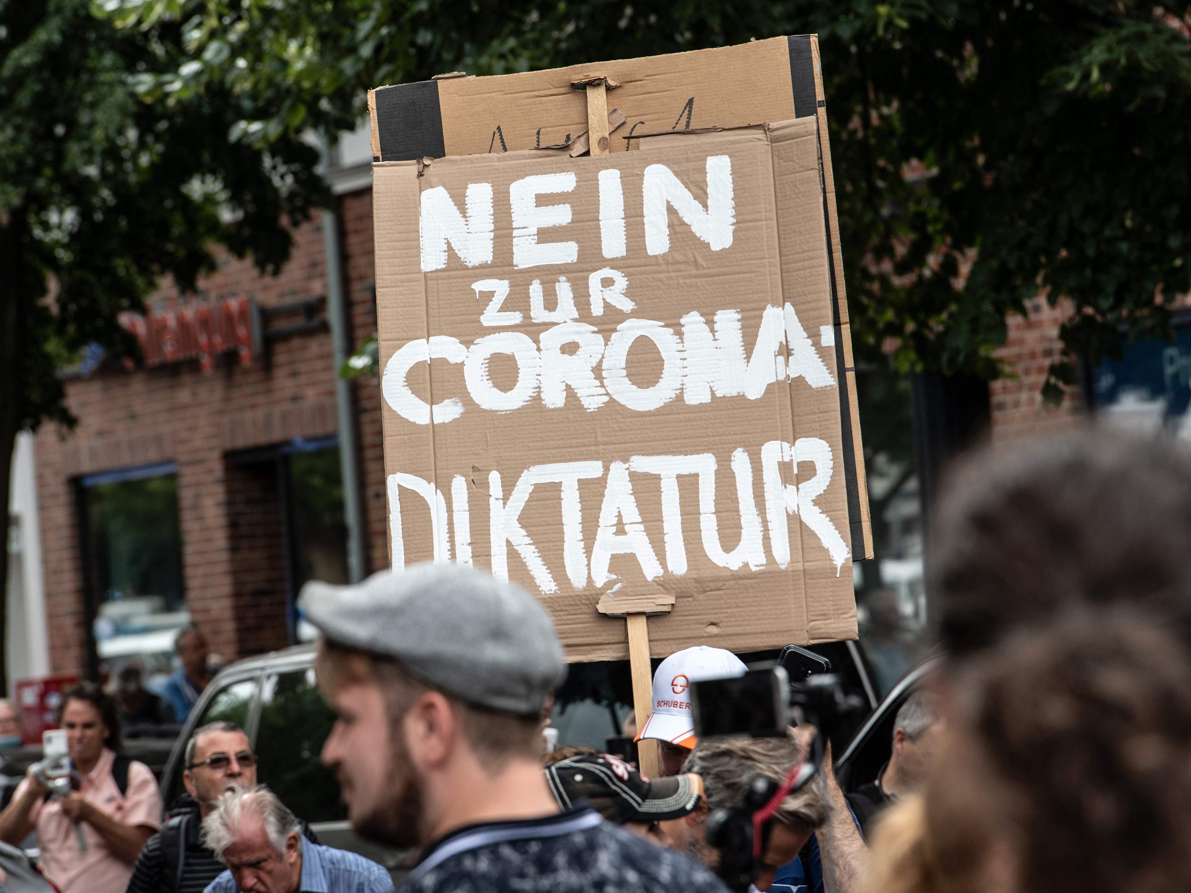 Zwei Anti-Corona-Volksbegehren können bis 27. Juni unterzeichnet werden. Zwei Anti-Corona-Volksbegehren können bis 27. Juni unterzeichnet werden.