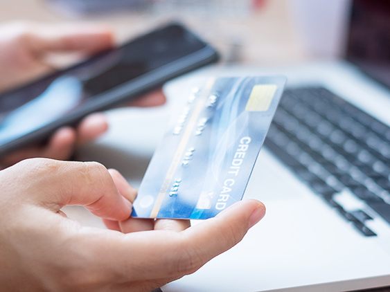 Es kauft sich online so leicht, trügerisch leicht. (Jo Panuwat D/ adobe-stock) Es kauft sich online so leicht, trügerisch leicht. (Jo Panuwat D/ adobe-stock)