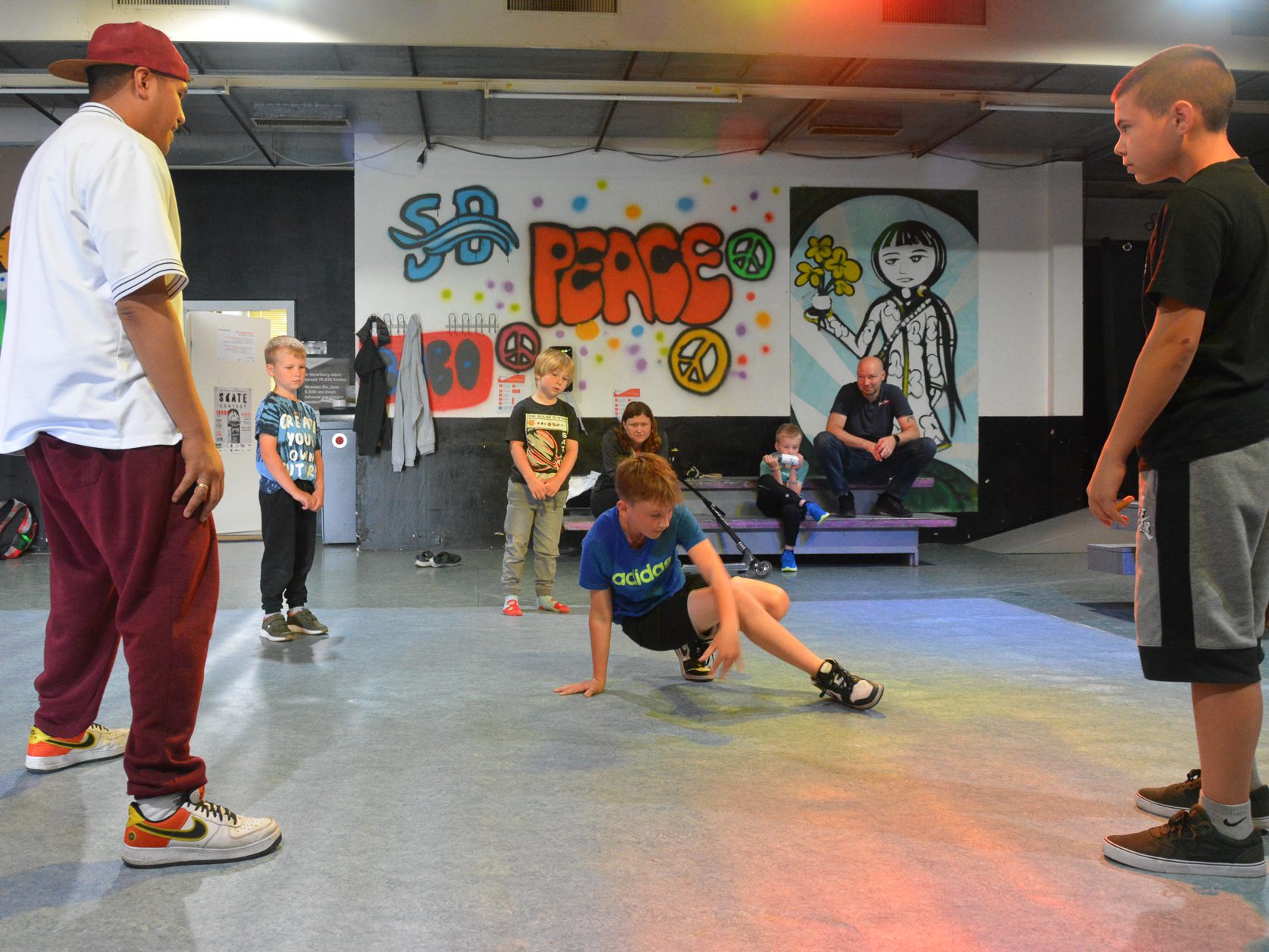 Erste Basics im Breakdancen lernten am Freitagnachmittag Kinder und Jugendliche im Culture Factor Y beim Breakdance Workshop. Erste Basics im Breakdancen lernten am Freitagnachmittag Kinder und Jugendliche im Culture Factor Y beim Breakdance Workshop.