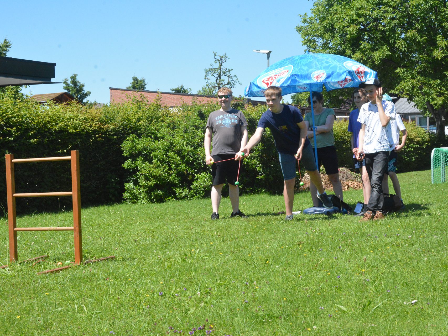 Beim Spielefest der Mittelschule Hasenfeld gab es viele spannende Spielestationen zu erkunden. Beim Spielefest der Mittelschule Hasenfeld gab es viele spannende Spielestationen zu erkunden.