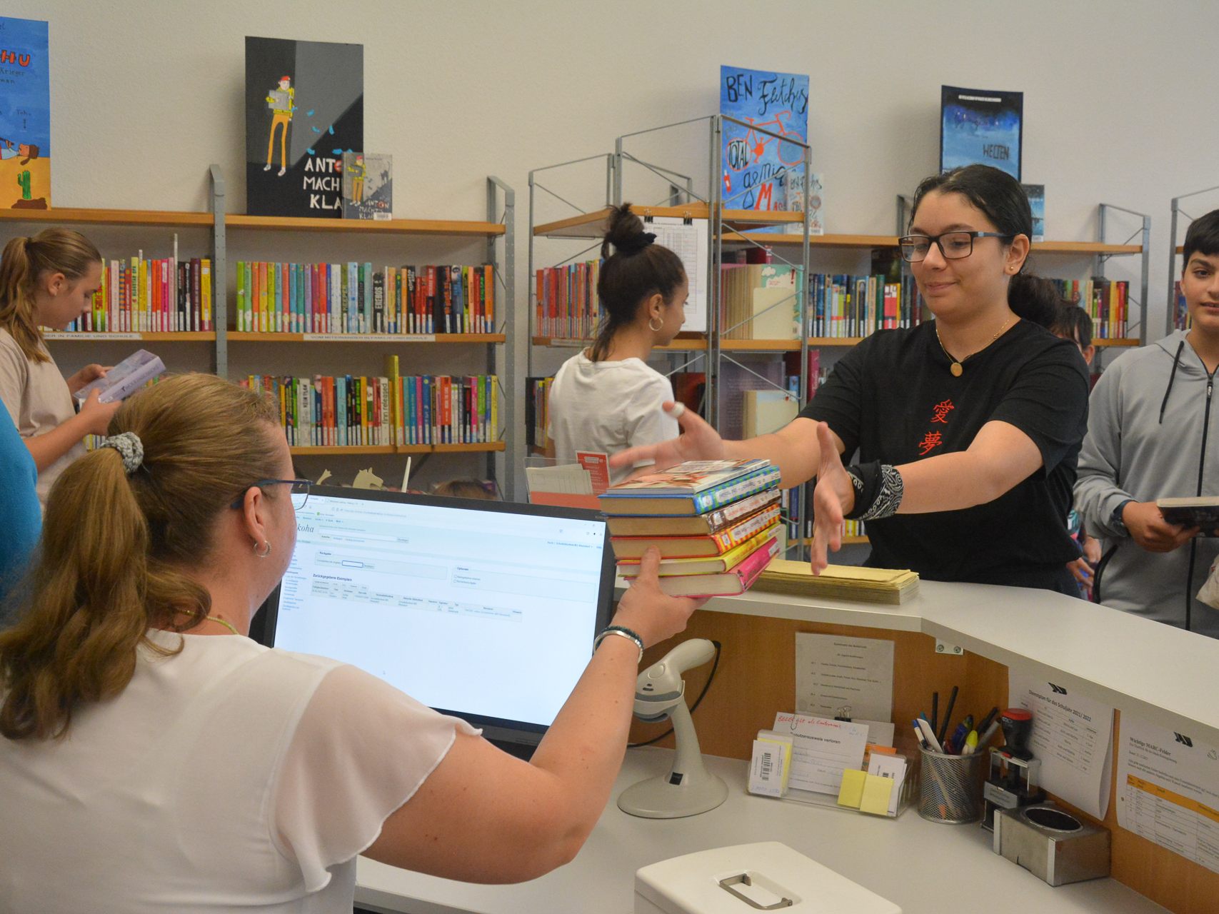 Die Bibliothek der Mittelschule Rheindorf ist nun mit dem öffentlichen Bibliothekswesen in Lustenau verknüpft. Die Bibliothek der Mittelschule Rheindorf ist nun mit dem öffentlichen Bibliothekswesen in Lustenau verknüpft.