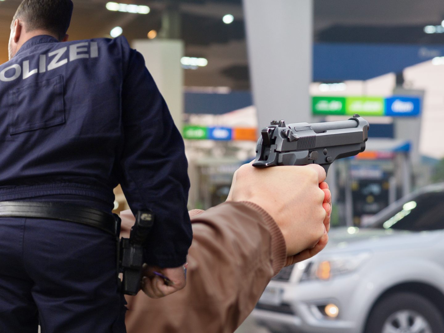 Täter trug eine schwarze FFP2-Maske