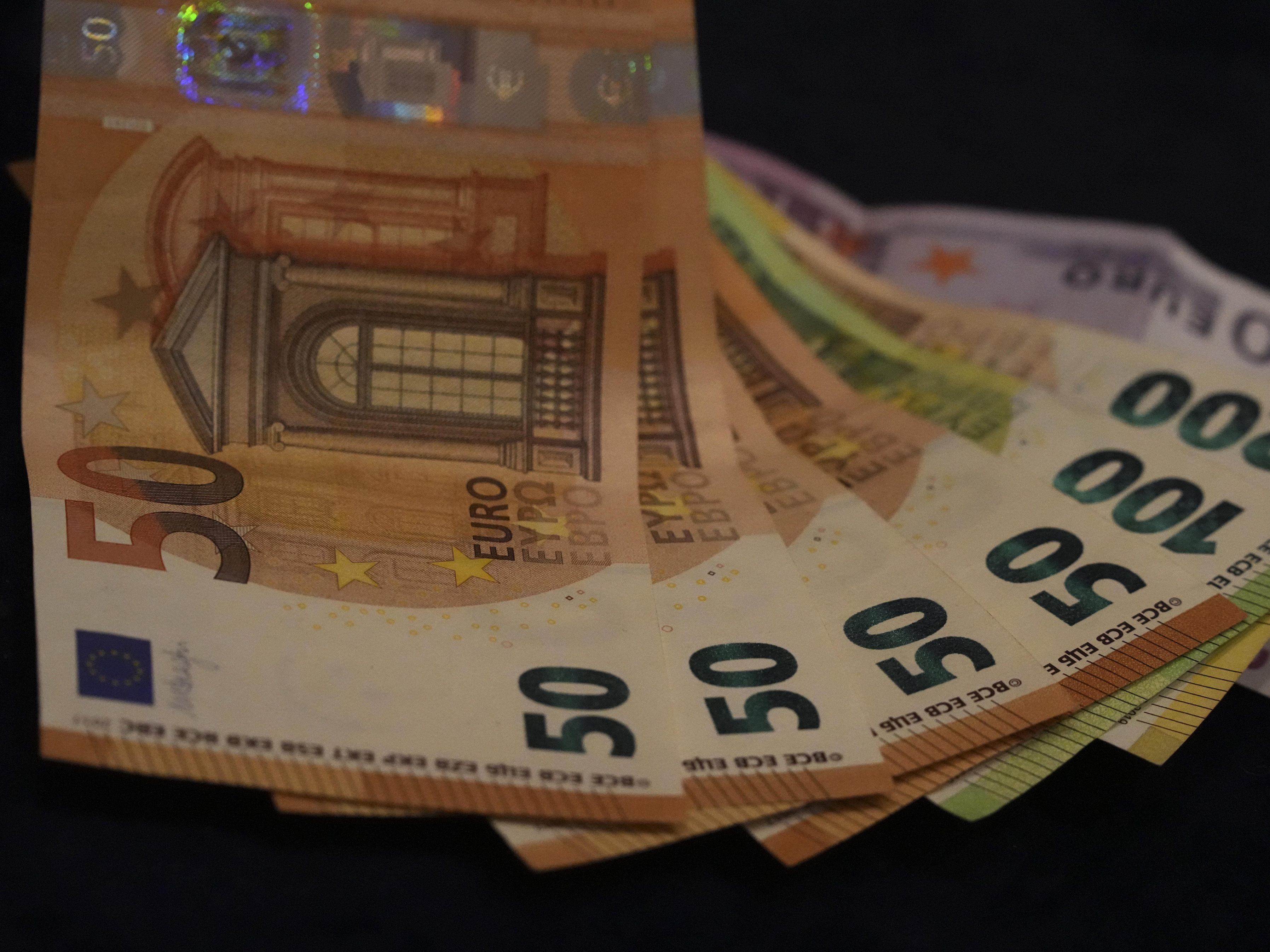 Die Kaufkraft des Euro im Auslandsurlaub ist etwas schwächer geworden