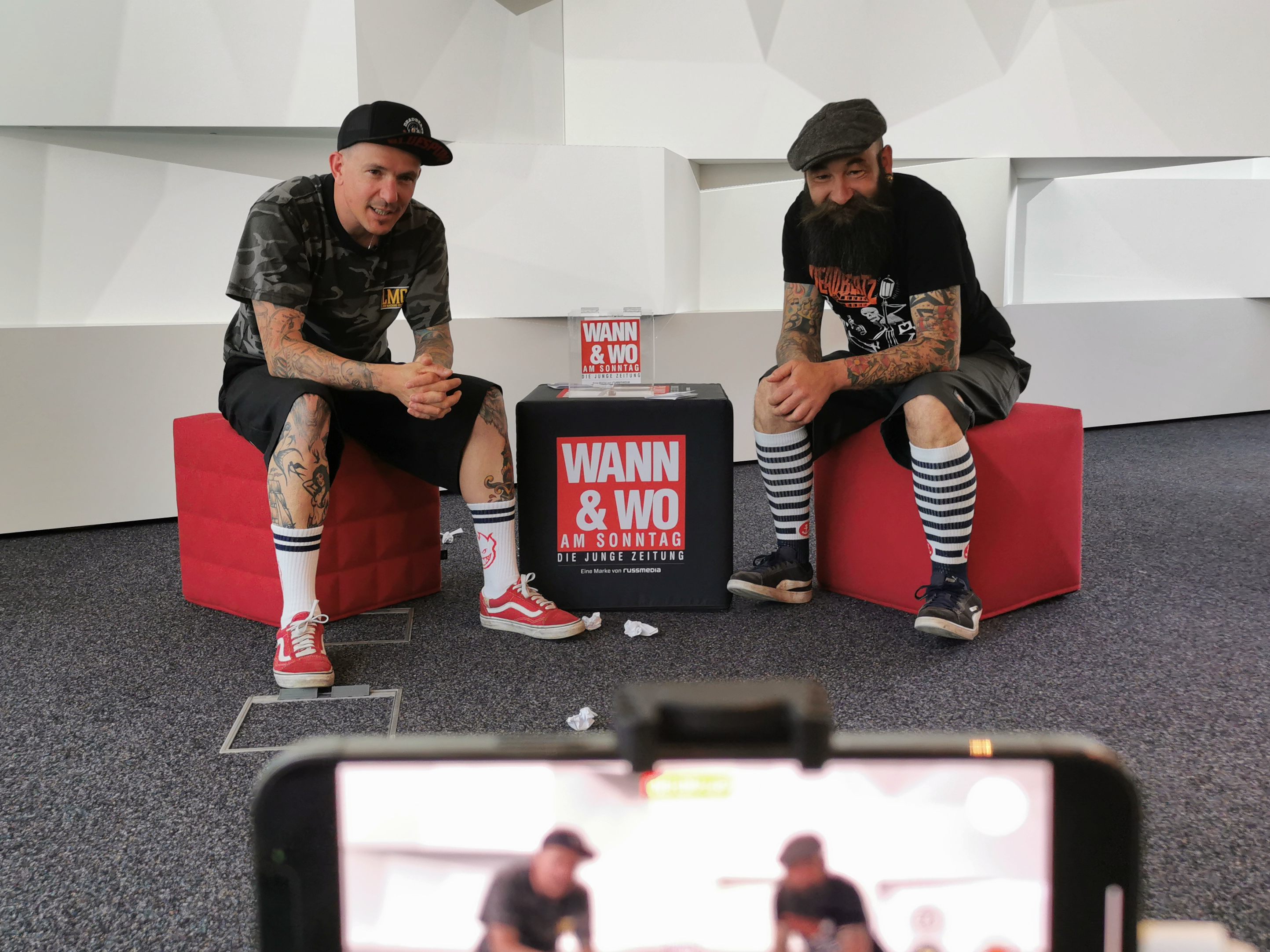 "Fragen aus der Box" mit den Deadbeatz. "Fragen aus der Box" mit den Deadbeatz.