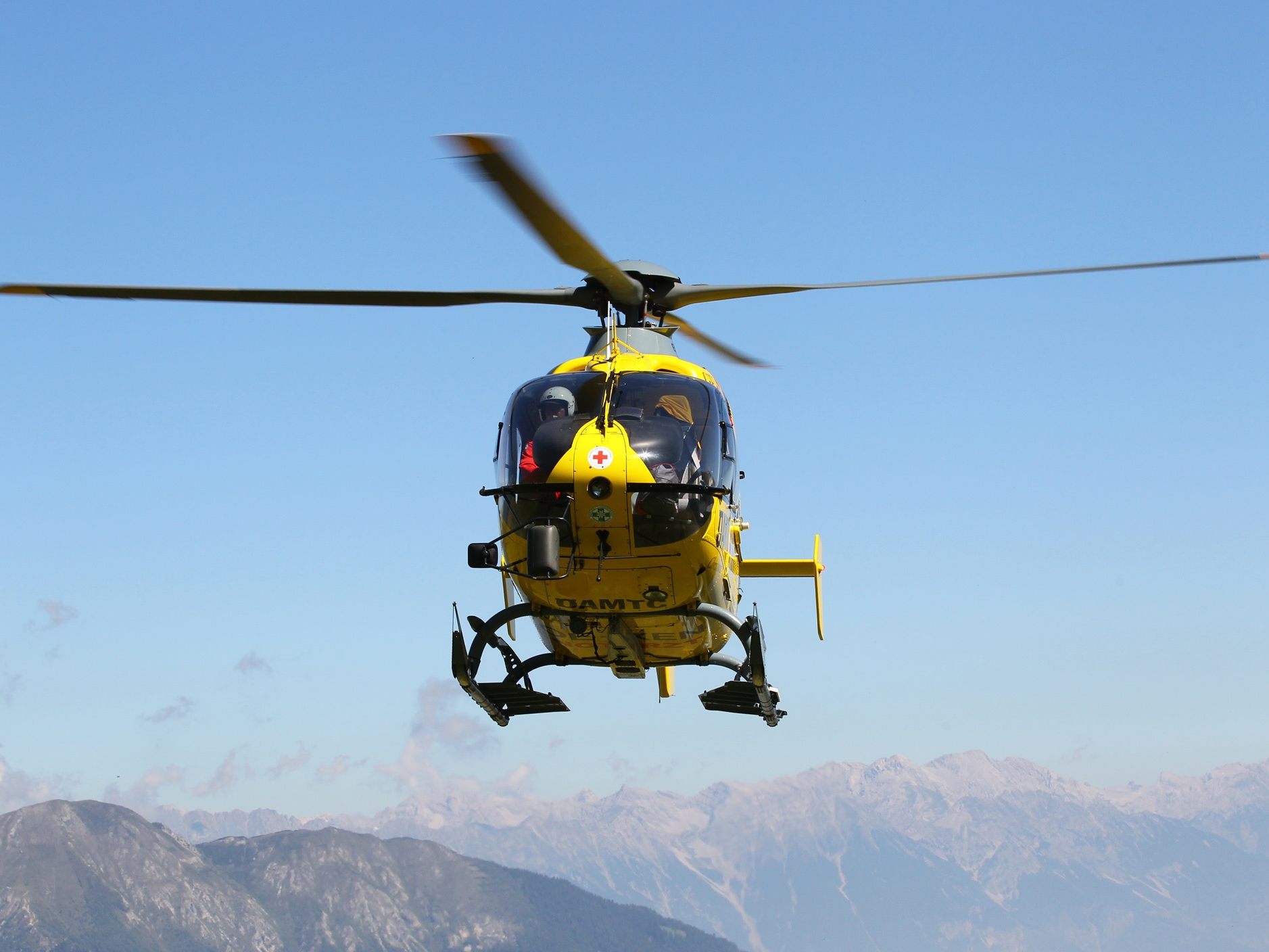 Die Frau kam nach einem Schlangenbiss in der Steiermark mit einem Rettungshubschrauber ins Krankenhaus. Die Frau kam nach einem Schlangenbiss in der Steiermark mit einem Rettungshubschrauber ins Krankenhaus.