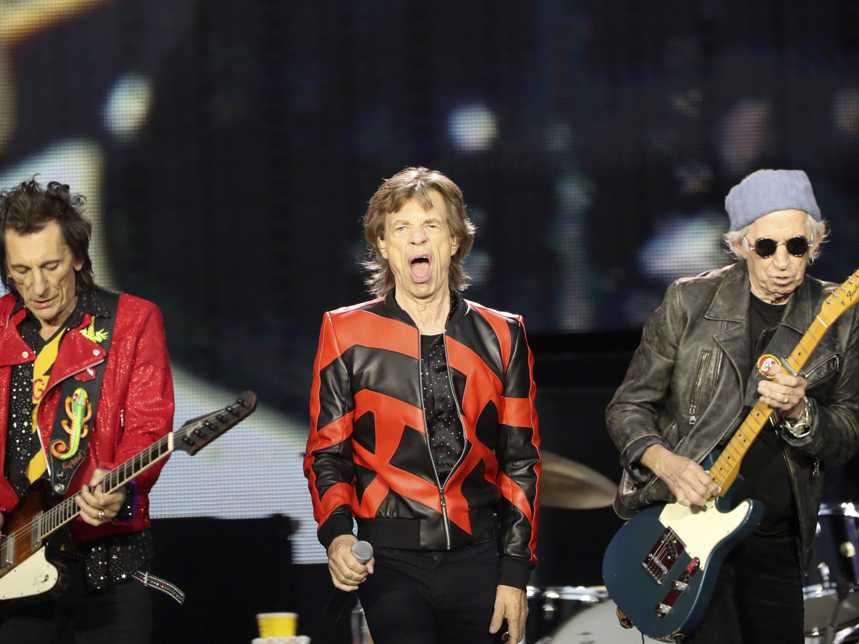 Aufgrund einer Corona-Erkrankung von Mick Jagger müssen mehrere Konzerte abgesagt werden. Aufgrund einer Corona-Erkrankung von Mick Jagger müssen mehrere Konzerte abgesagt werden.