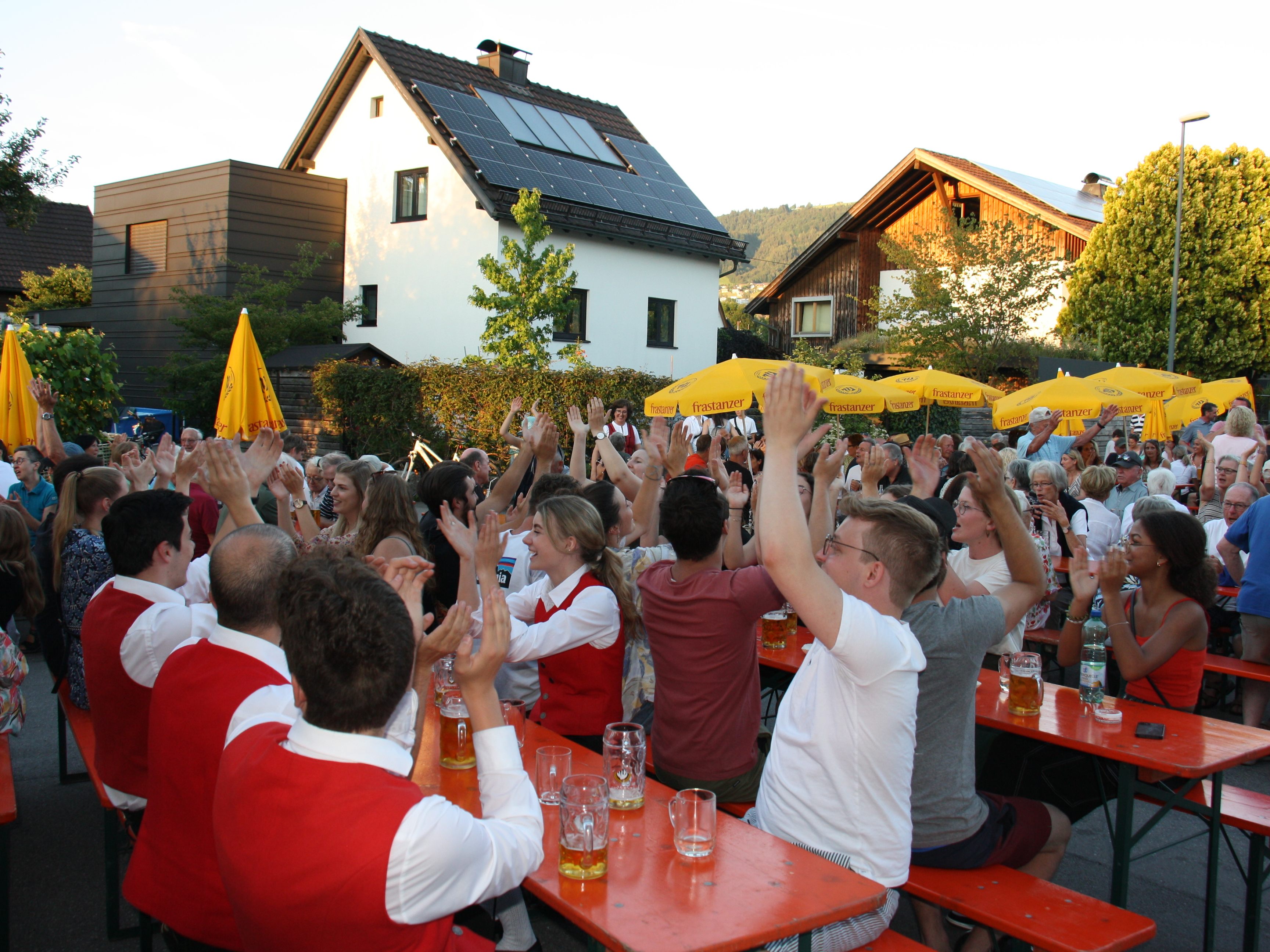 Volksfeststimmung herrschte im Schufla Fest.