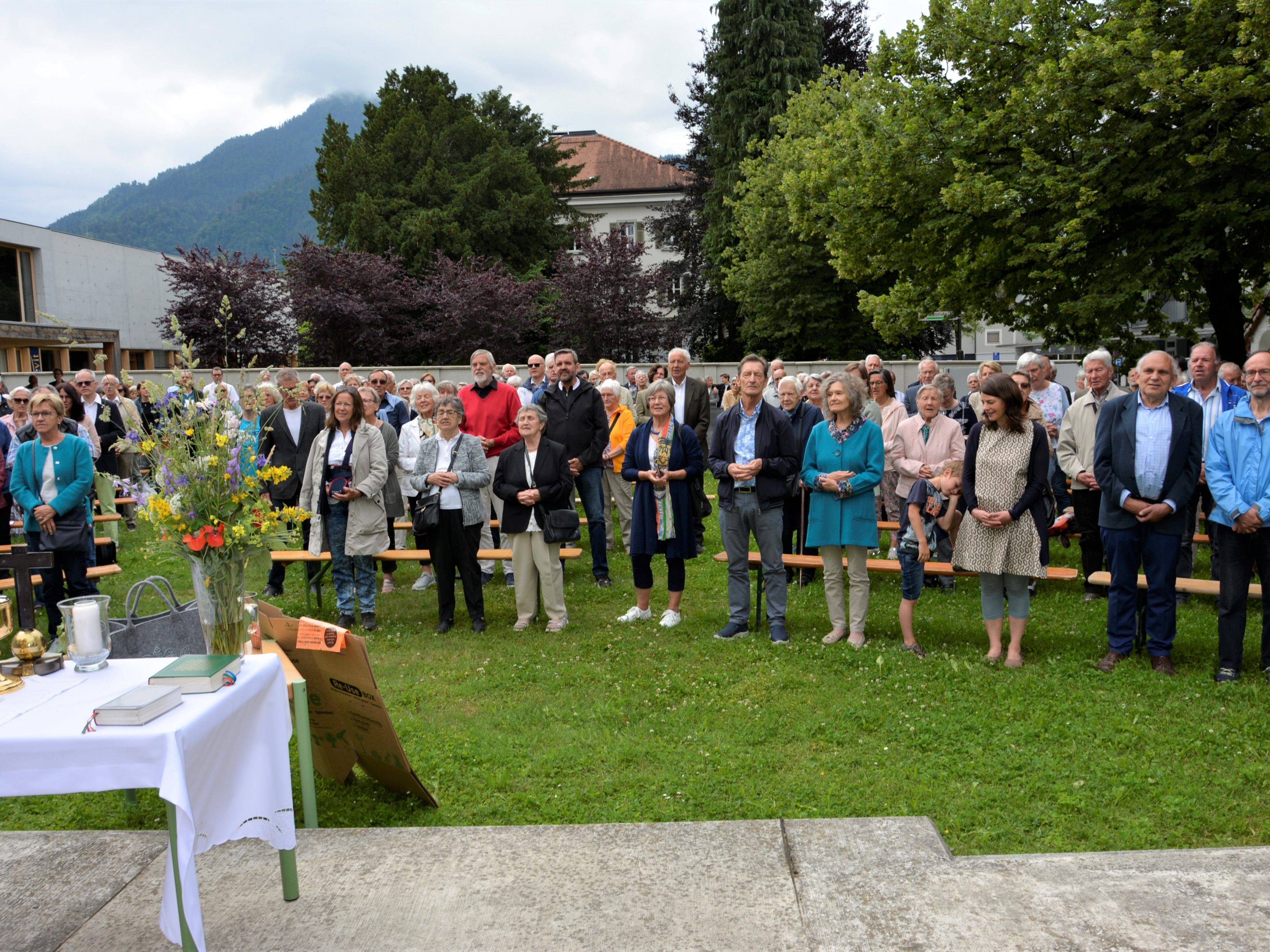 Durch die rege Teilnahme bestärkten die Besucher ihre Solidarität mit einem guten Umgang mit der Schöpfung.