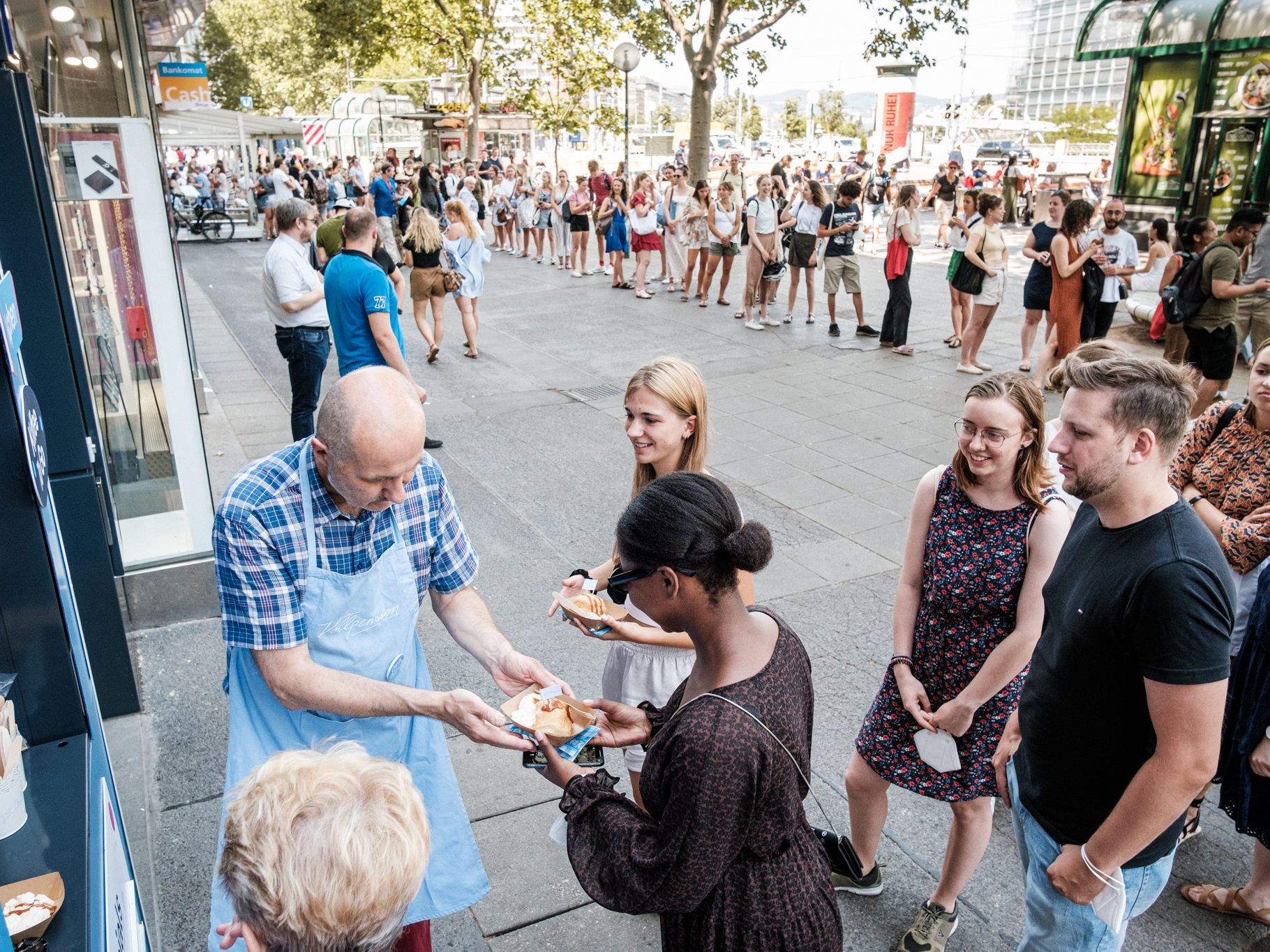 Vollpension am Schwedenplatz bietet Eisbuchteln an.