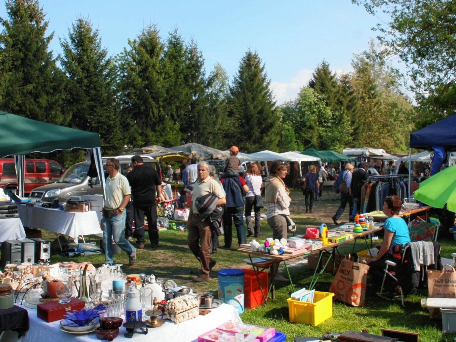 1. Flohmarkt in der Sattaaser Au - Komm auch Du