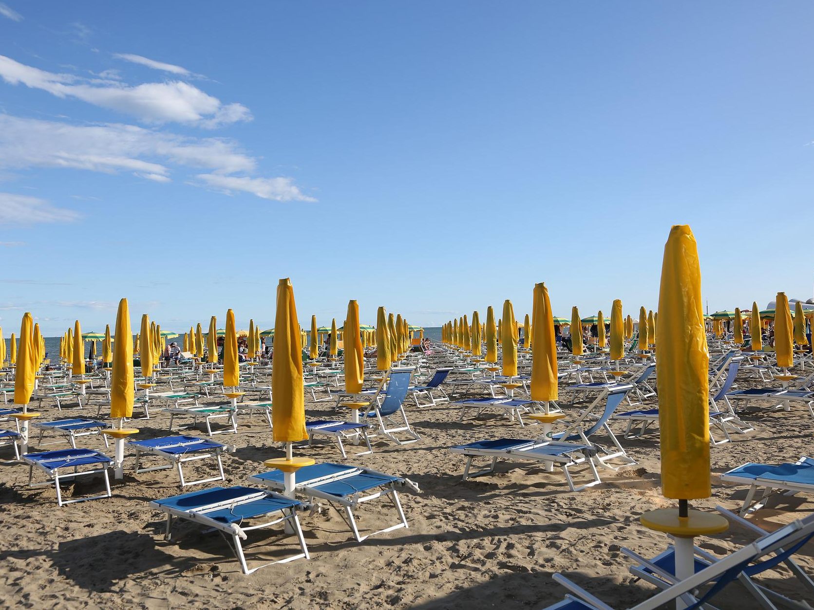 In Lignano dürfen über das Pfingstwochenende keine Getränke in Glasflaschen oder Dosen verkauft werden.