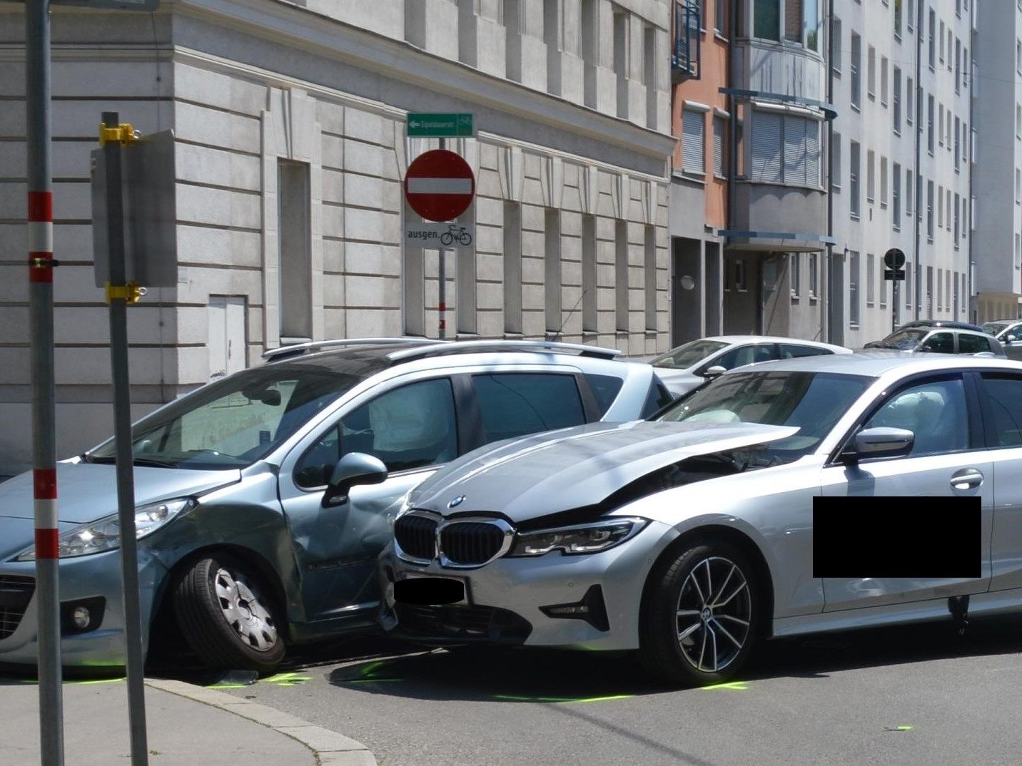 Bei dem Verkehrsunfall in Wien-Floridsdorf wurden zwei Personen verletzt.