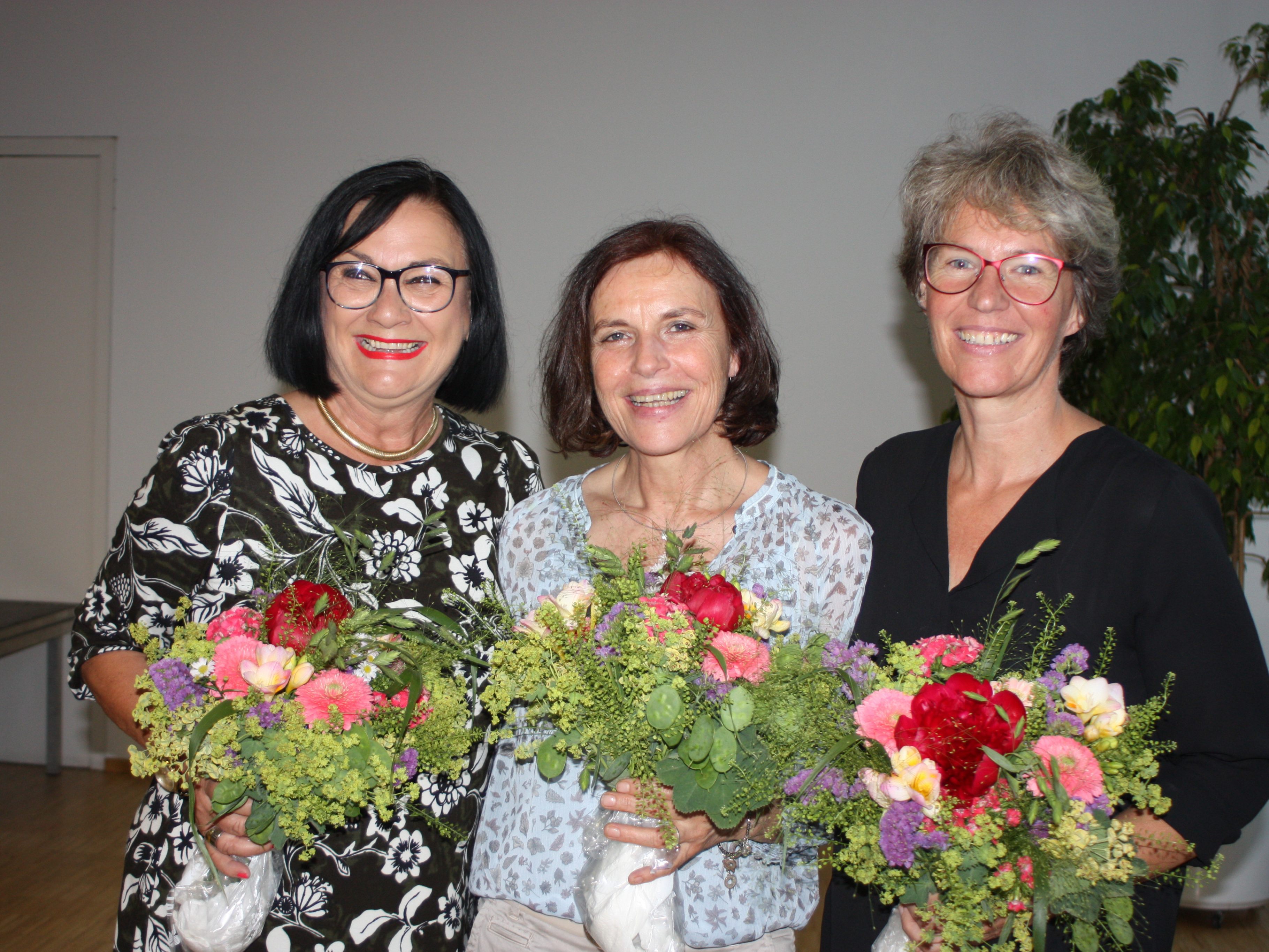 MOHI Rankweil Helferin Monika Gorbach-Bugna, Margrit Bösch und Alexandra Matt wurden geehrt bzw. verabschiedet. MOHI Rankweil Helferin Monika Gorbach-Bugna, Margrit Bösch und Alexandra Matt wurden geehrt bzw. verabschiedet.