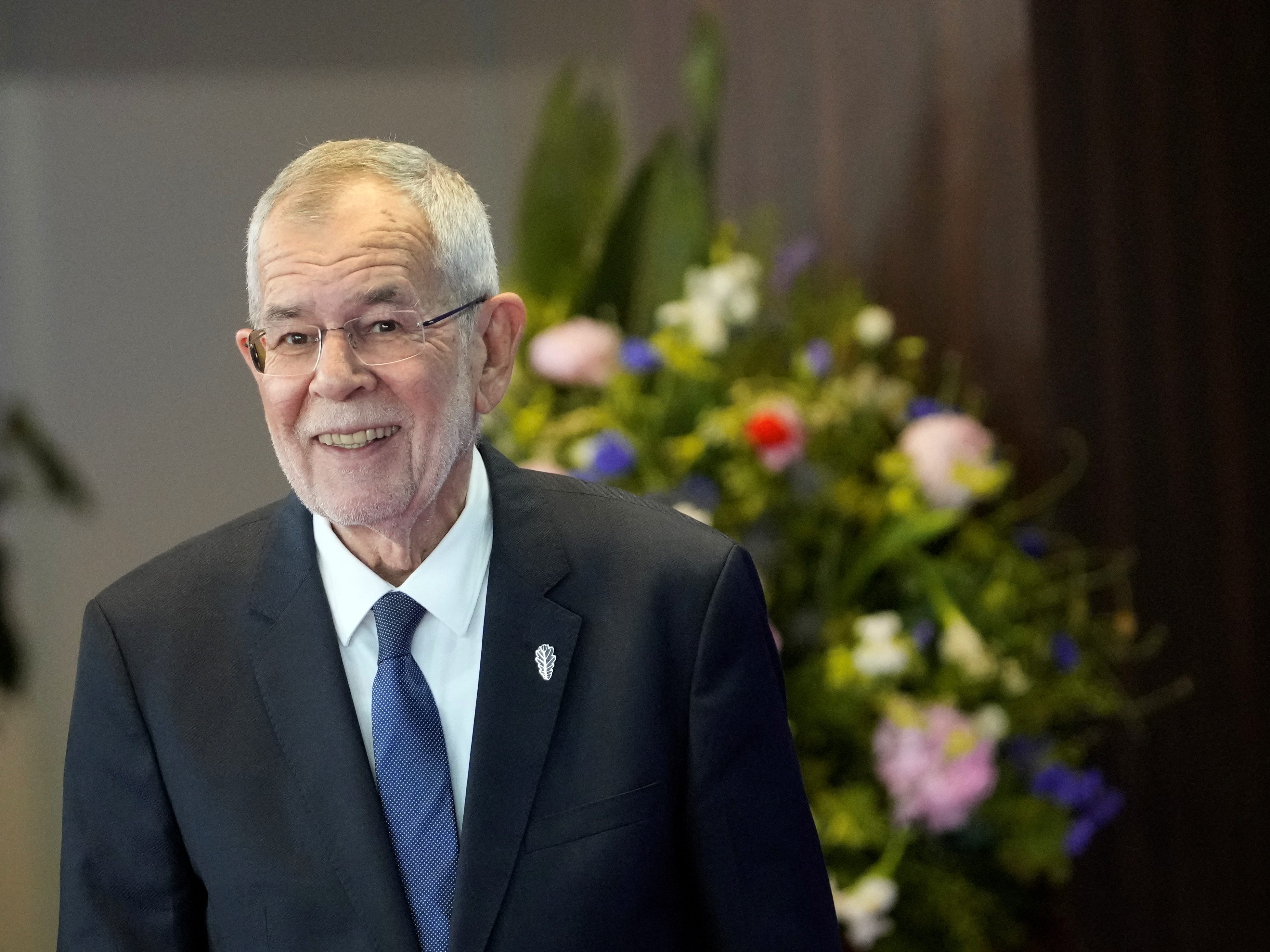 Van der Bellen-Kampagne legt erste Spender offen. Van der Bellen-Kampagne legt erste Spender offen.
