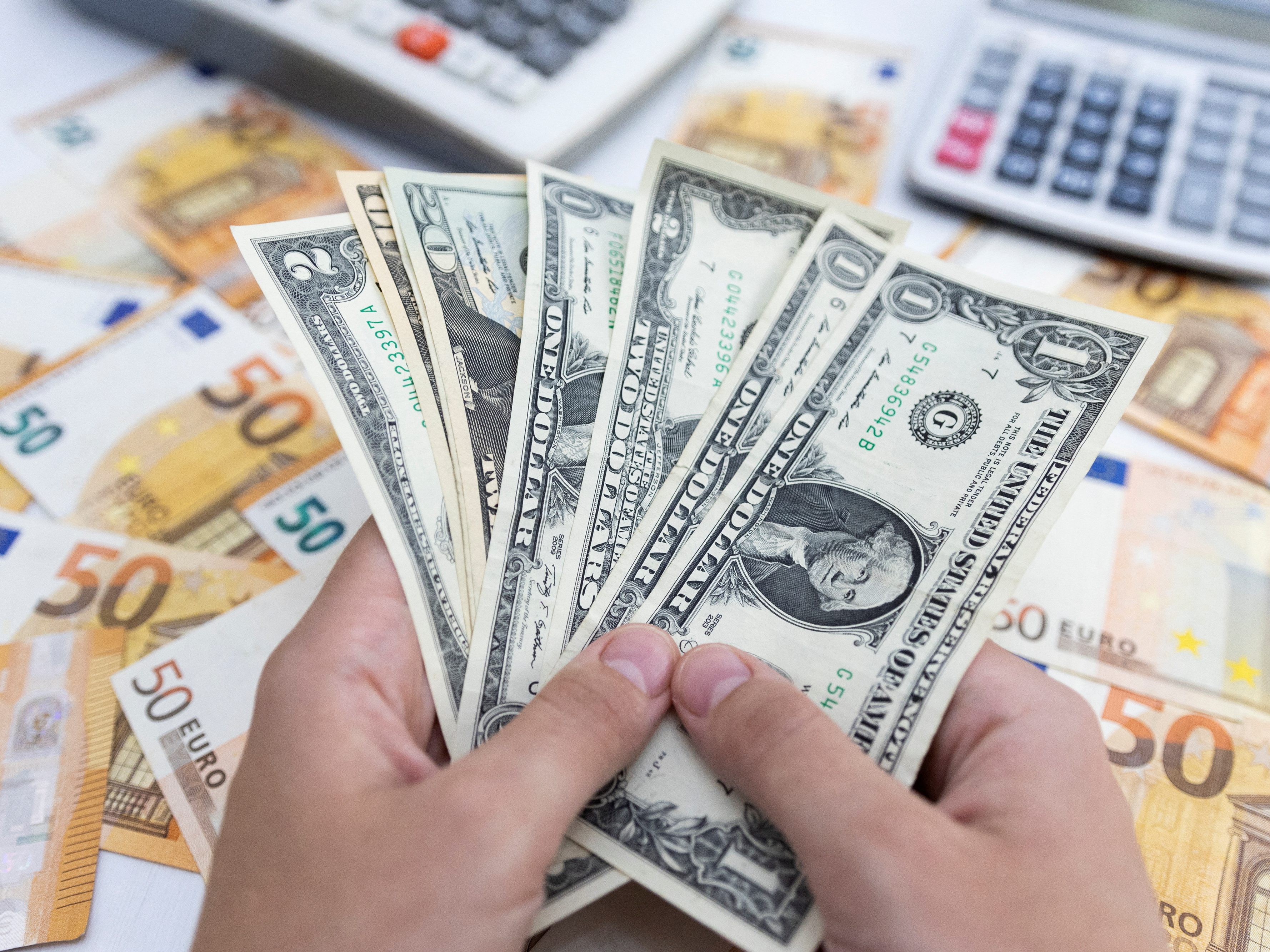 Eurokurs auf einen Dollar gefallen.