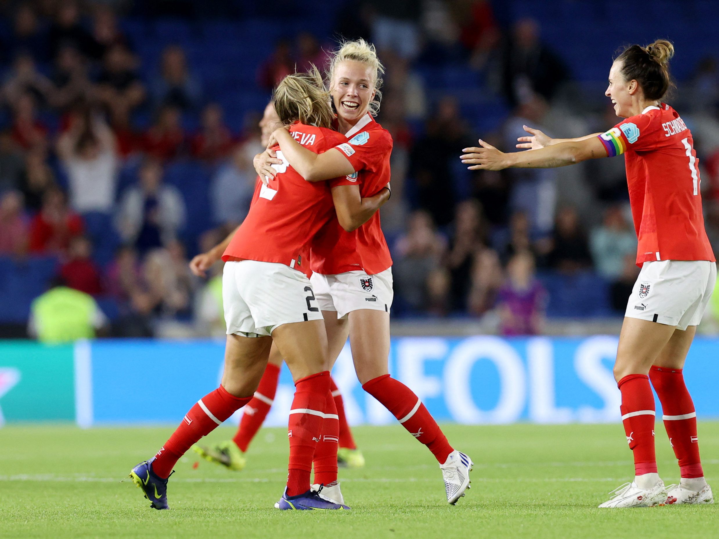 LIVE von der Frauen Fußball-EM: Deutschland trifft auf Österreich im Viertelfinale. LIVE von der Frauen Fußball-EM: Deutschland trifft auf Österreich im Viertelfinale.