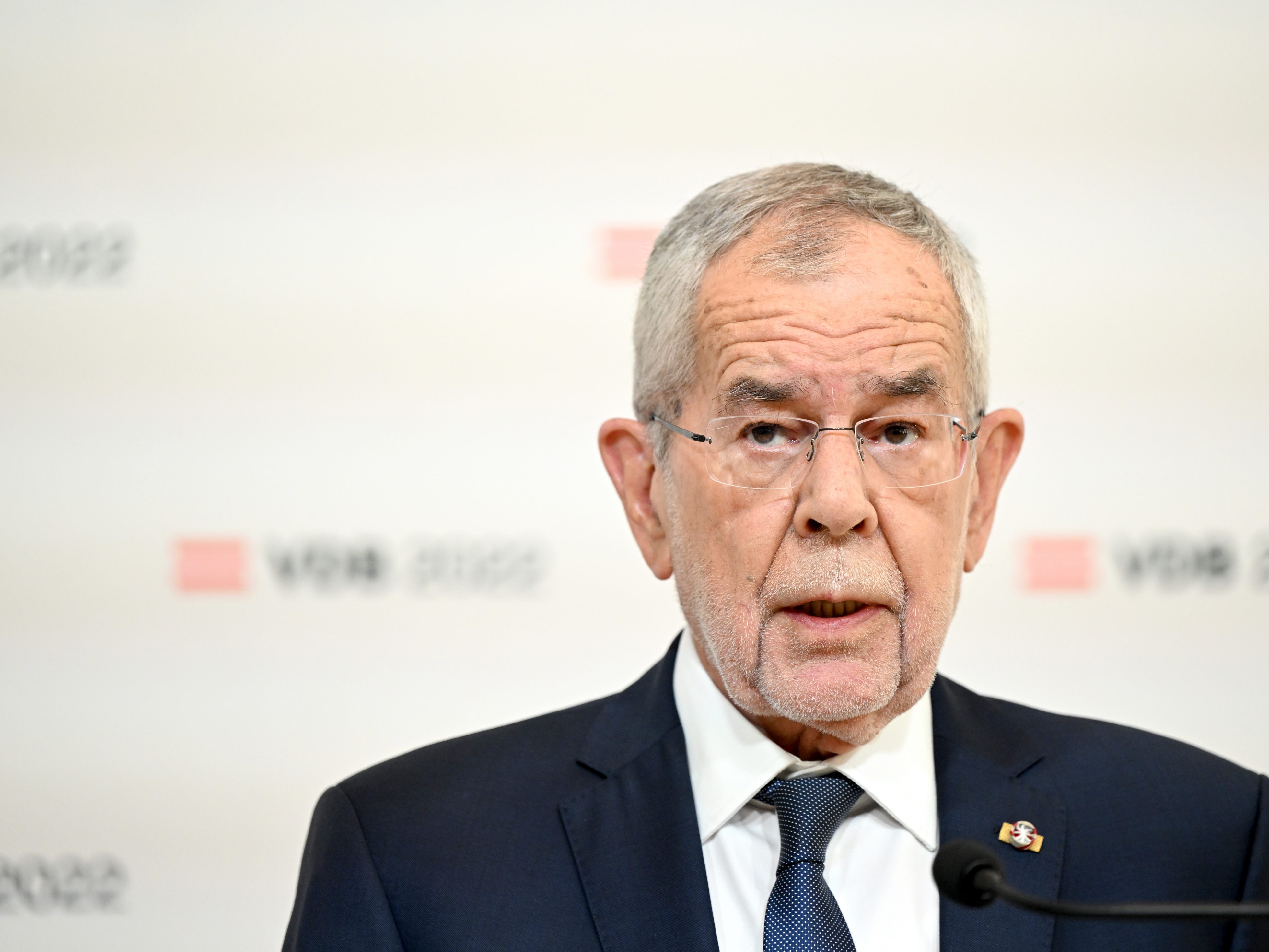 Van der Bellen fordert Regierung zum Arbeiten auf.