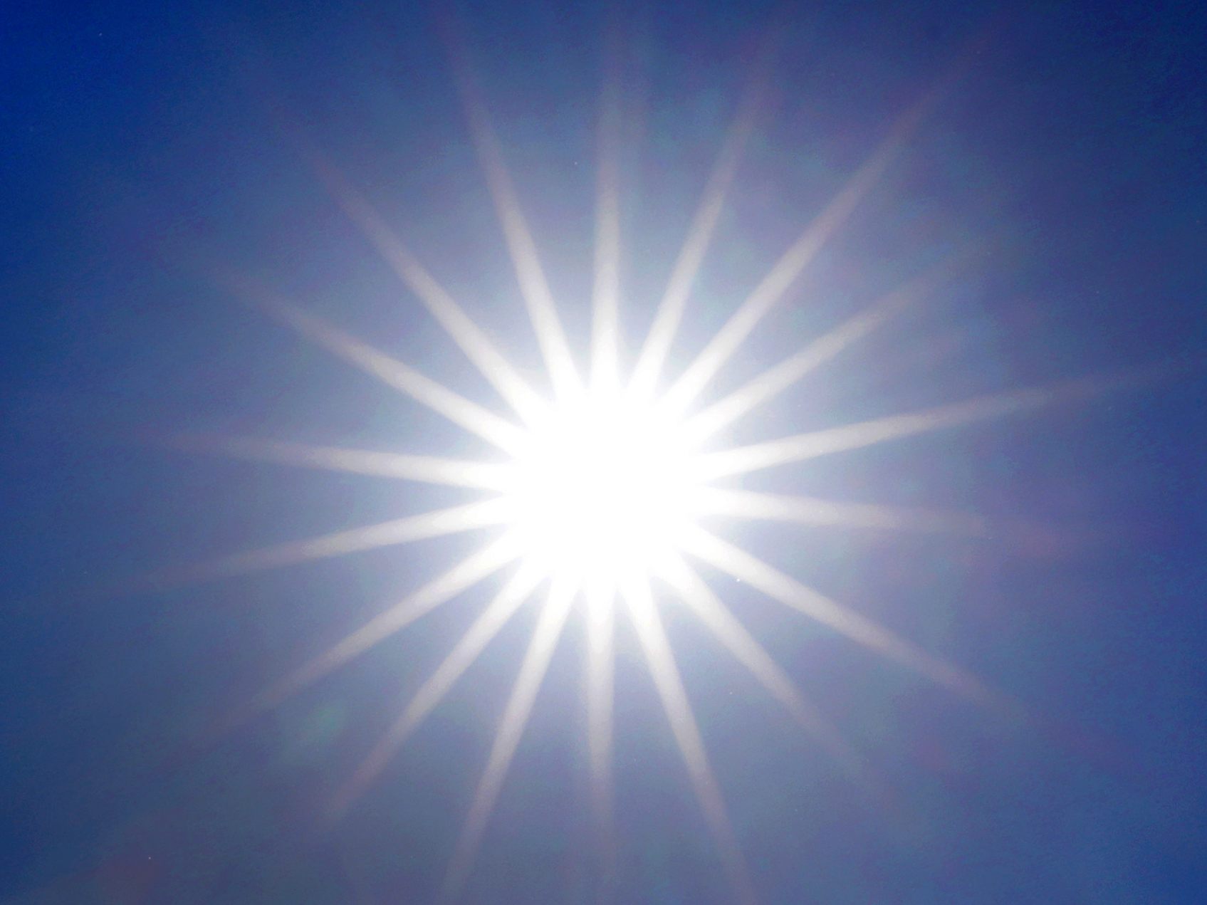 Das Gesundheitsmagazin "Apotheken Umschau" gibt Tipps für den richtigen Schutz vor der Sonne. Das Gesundheitsmagazin "Apotheken Umschau" gibt Tipps für den richtigen Schutz vor der Sonne.