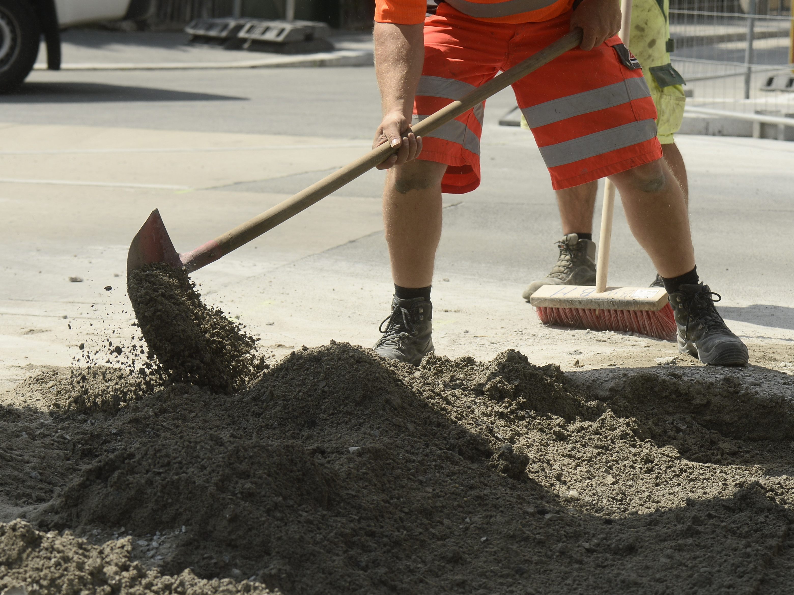 In der Prager Straße/Galvanigasse wird ab Montag mit der Betonfeldinstandsetzung begonnen. In der Prager Straße/Galvanigasse wird ab Montag mit der Betonfeldinstandsetzung begonnen.