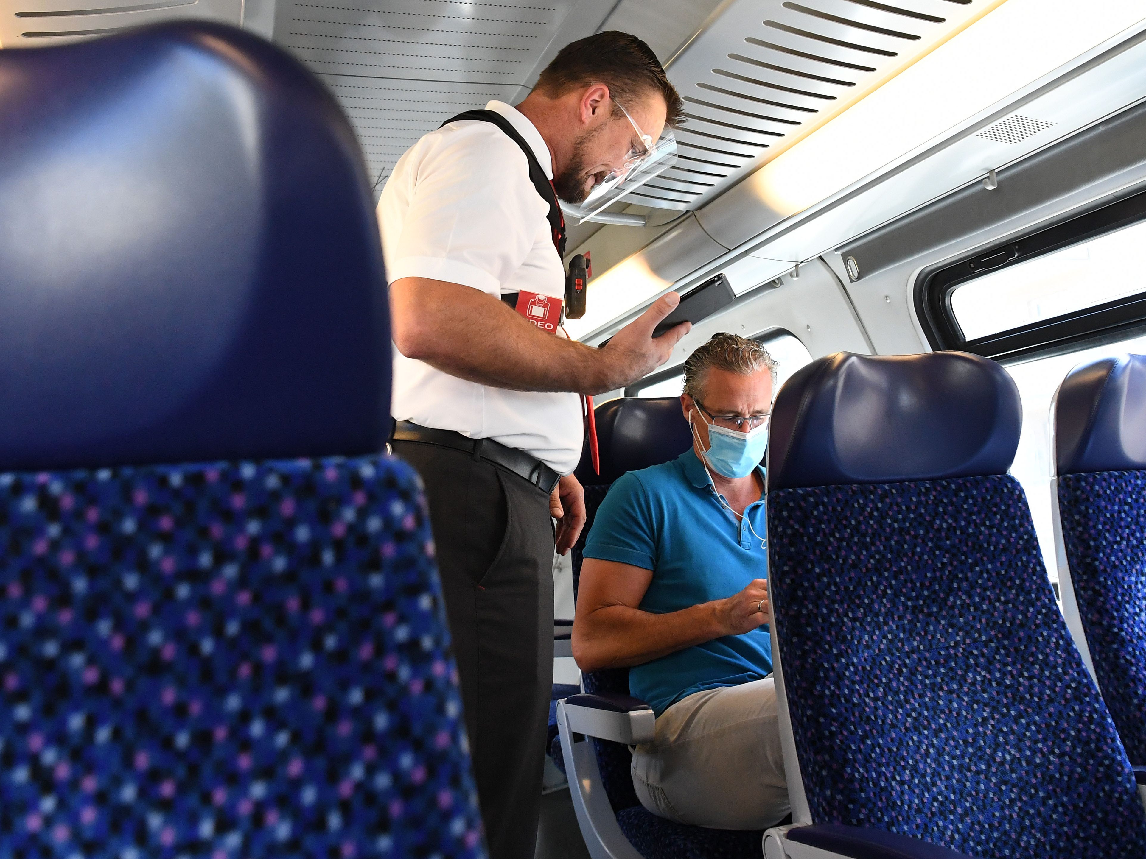 Die Gewerkschaft vida fordert von der Regierung einen Gipfel zum Thema der steigenden Übergriffe auf Mitarbeiter in öffentlichen Verkehrsmitteln. Die Gewerkschaft vida fordert von der Regierung einen Gipfel zum Thema der steigenden Übergriffe auf Mitarbeiter in öffentlichen Verkehrsmitteln.