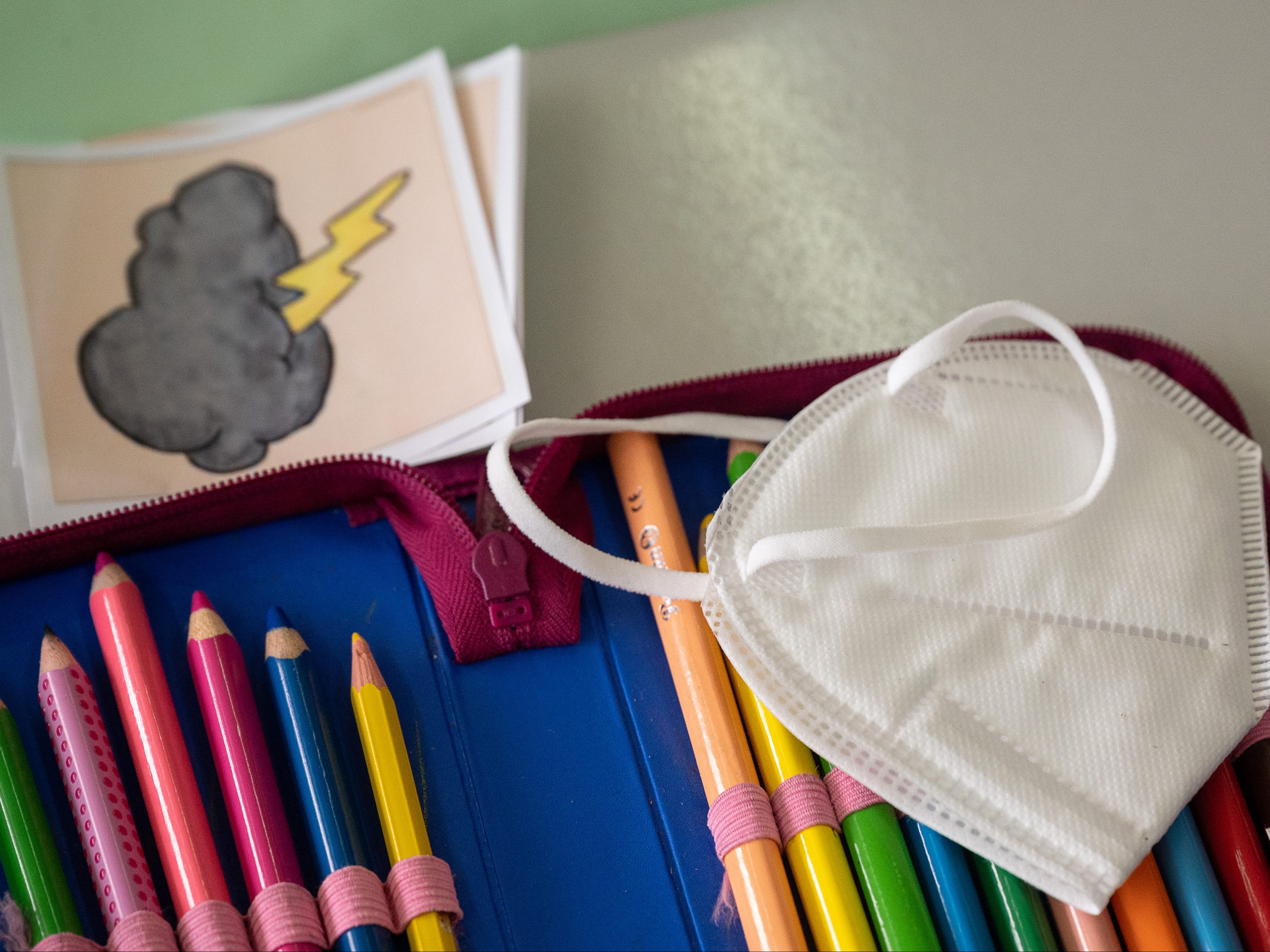 Eltern Corona-positiver Kinder bekommen eine Dienstfreistellung zur Betreuung