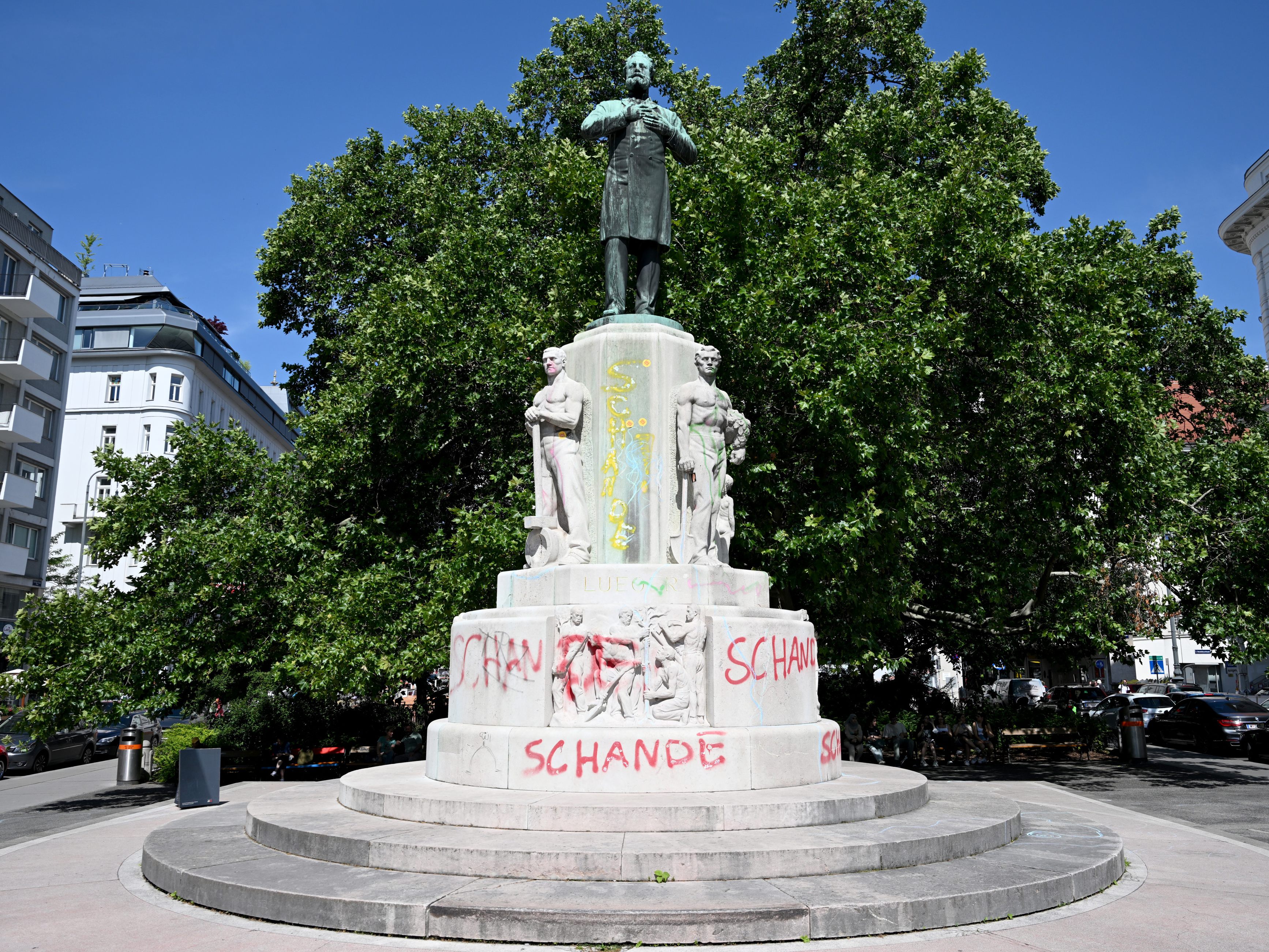Am Mittwoch präsentierte die Stadt Wien eine temporäre Installation zur künstlerischen Kontextualisierung des umstrittenen Lueger-Denkmals an der Wiener Ringstraße. Am Mittwoch präsentierte die Stadt Wien eine temporäre Installation zur künstlerischen Kontextualisierung des umstrittenen Lueger-Denkmals an der Wiener Ringstraße.