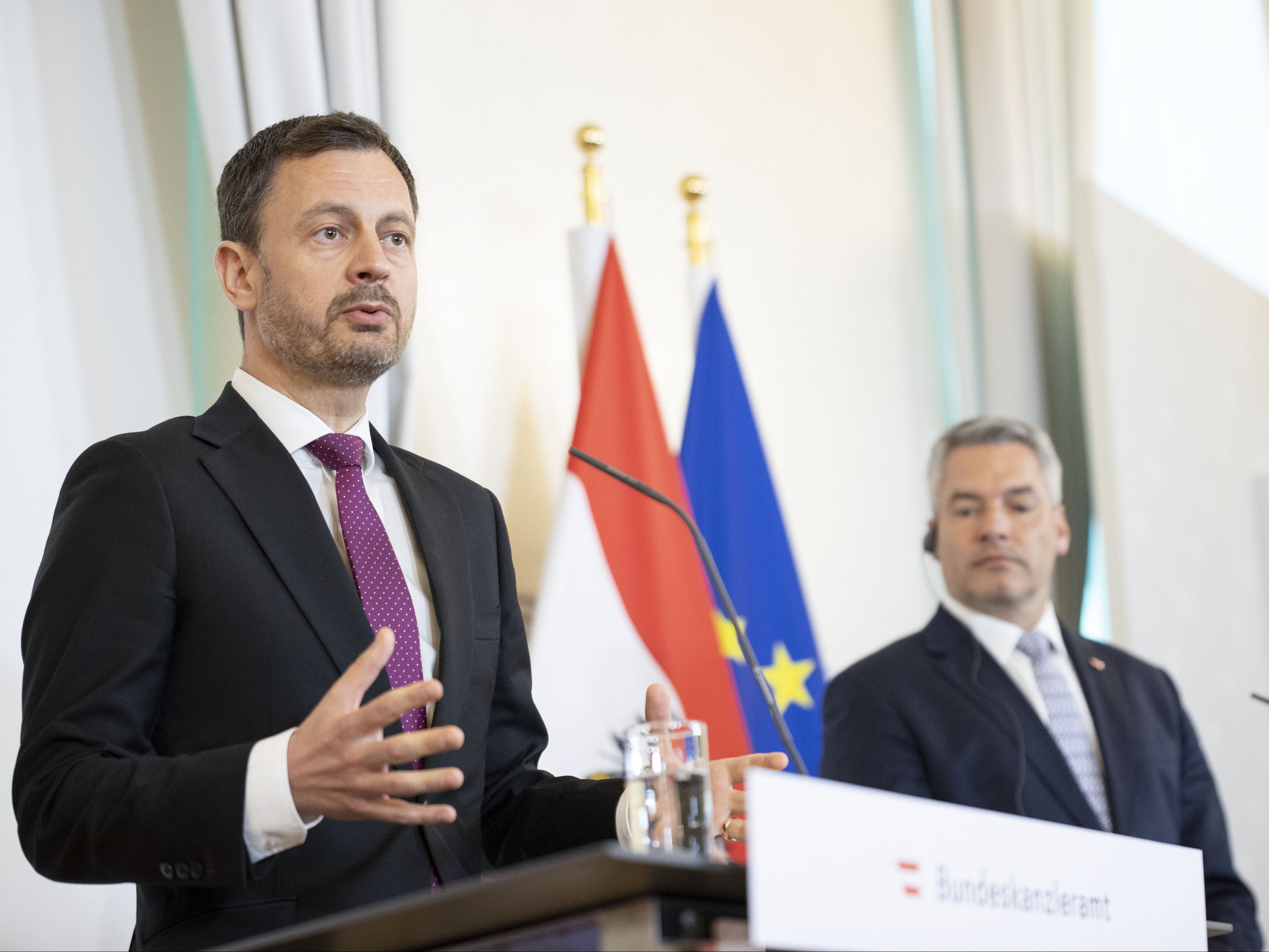 Der slowakische Ministerpräsident Eduard Heger wurde am Montag von Bundeskanzler Karl Nehammer empfangen