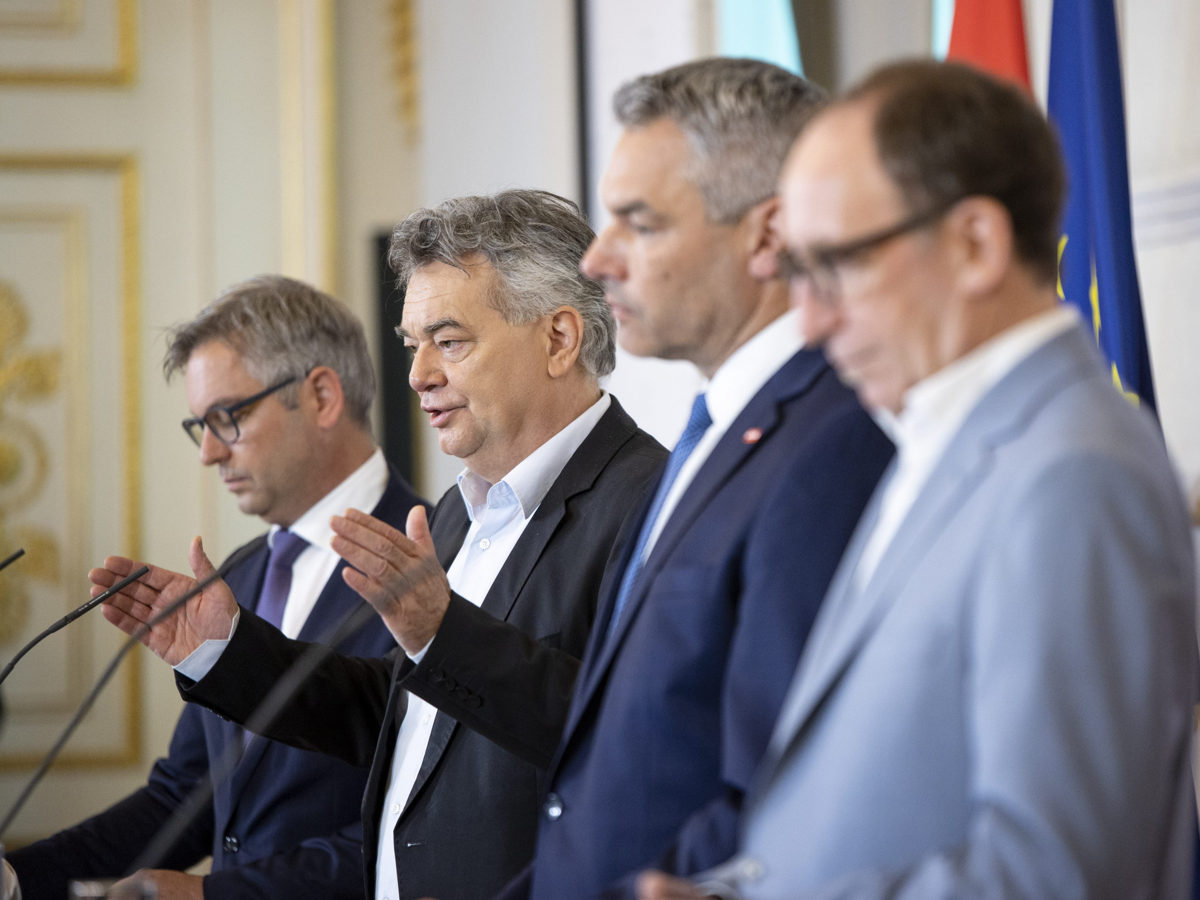 Vienna.at zeigt das Pressefoyer nach dem Ministerrat am Mittwoch ab 9 Uhr im Live-Stream. Vienna.at zeigt das Pressefoyer nach dem Ministerrat am Mittwoch ab 9 Uhr im Live-Stream.